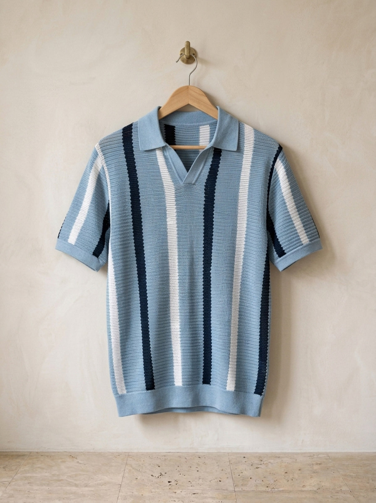 Azul | Camisa polo de tricô listrada Deauville azul – peça sozinha, foto de produto
