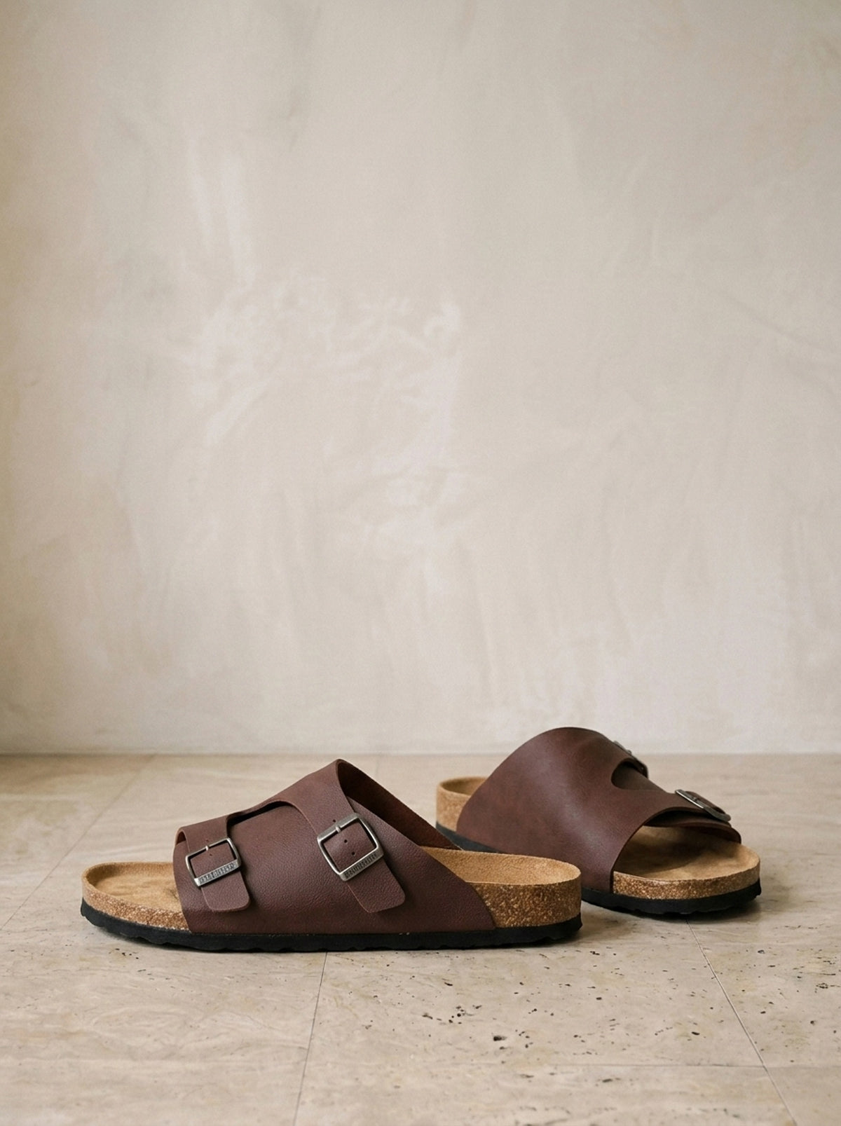 Marrom | Sandália flat Lerici marrom – par de lado, foto de produto