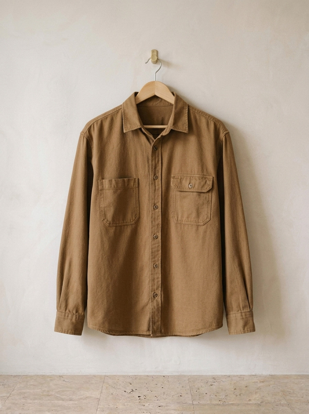 Marrom | Camisa de sarja com bolsos Loches marrom – peça sozinha, foto de produto