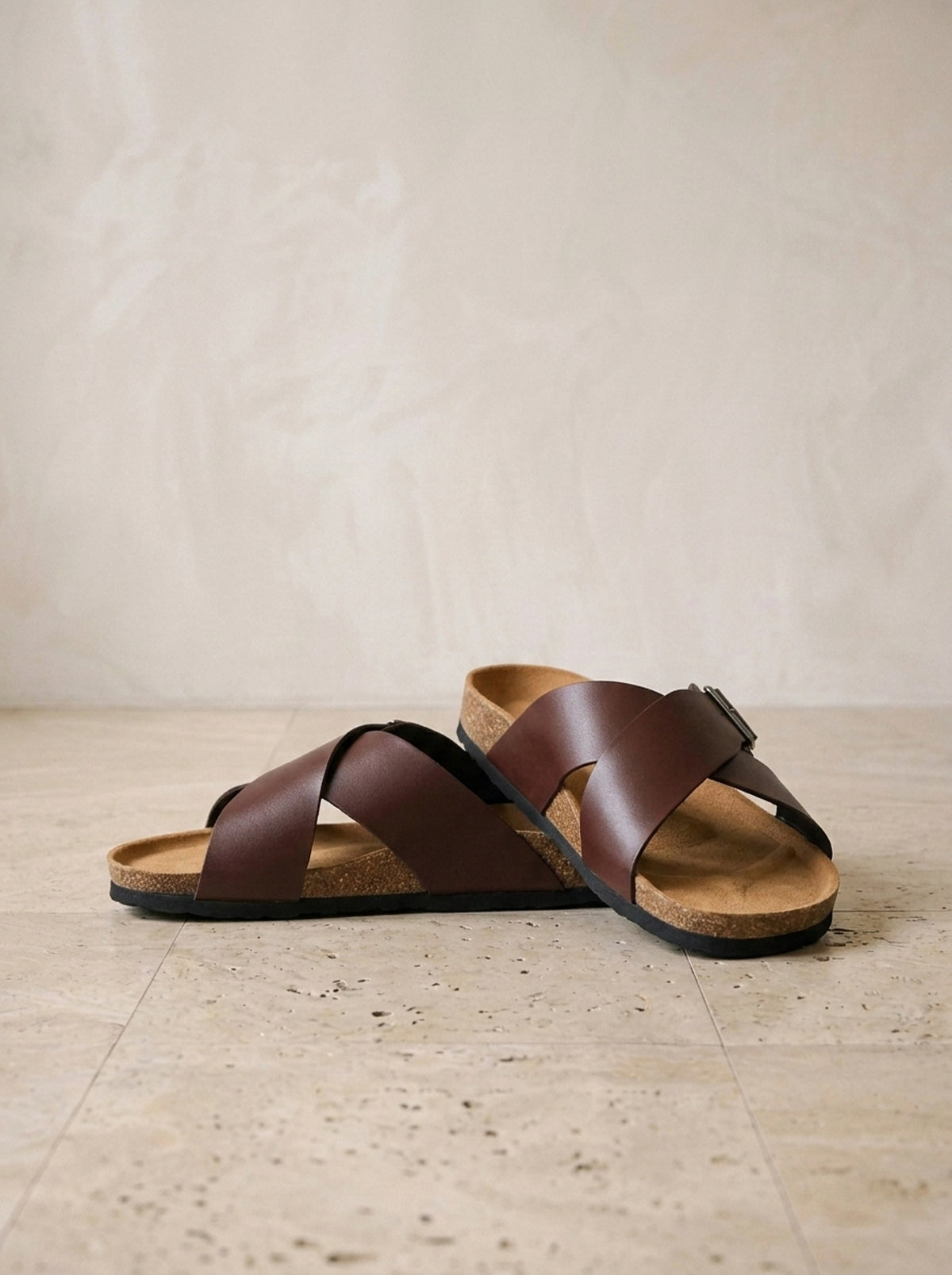 Marrom | Sandália de cortiça Menaggio marrom – par de lado, foto de produto