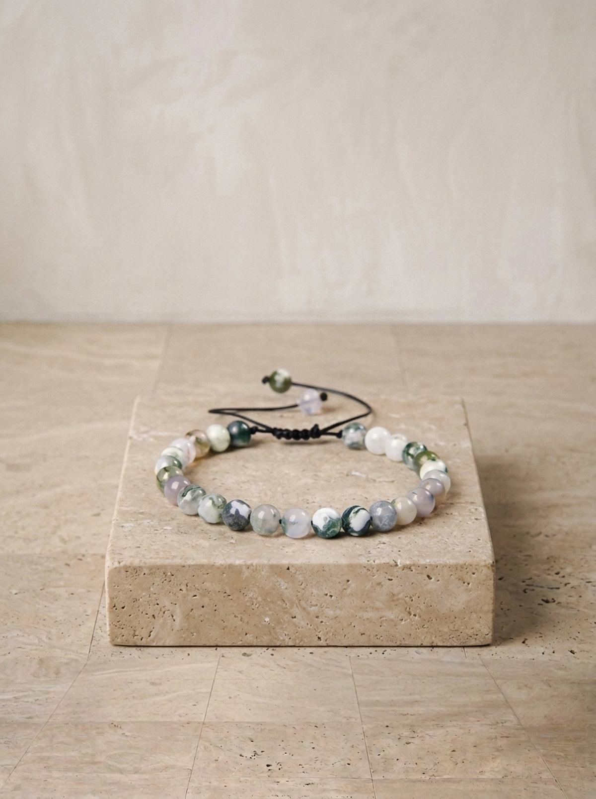 Branco e verde | Pulseira de pedras Žabljak branco e verde – peça sozinha, foto de produto
