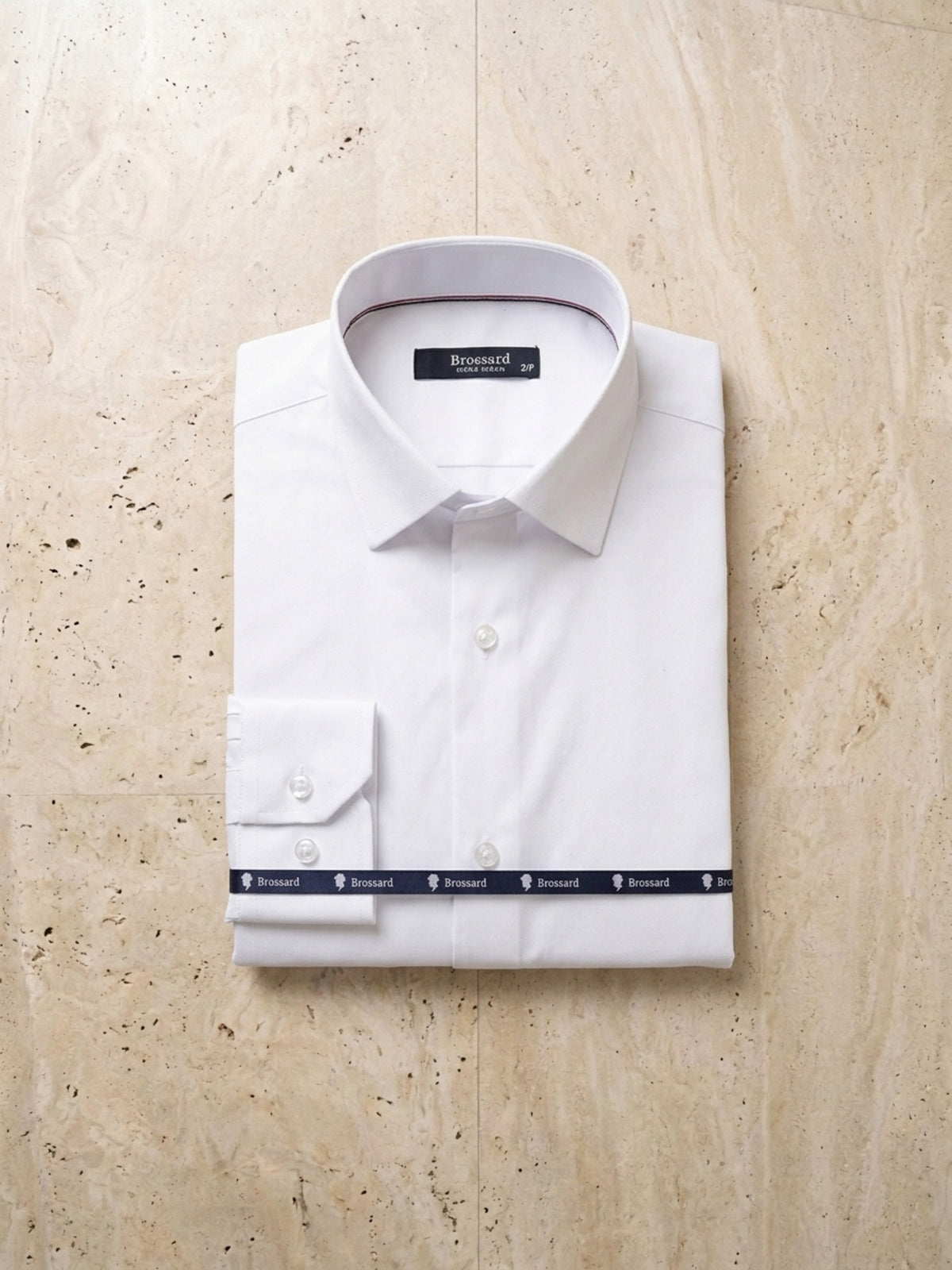 Branco | Camisa social impermeável Sartong 3x Shield branco – peça sozinha vista de cima