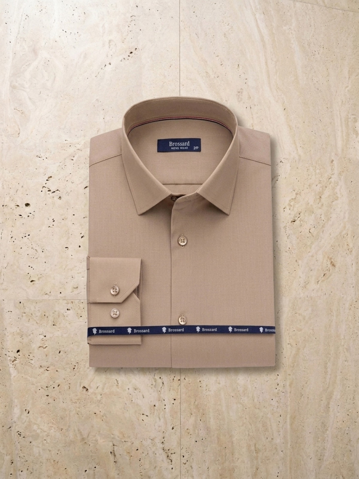 Caqui | Camisa social impermeável Sartong 3x Shield caqui – peça sozinha vista de cima