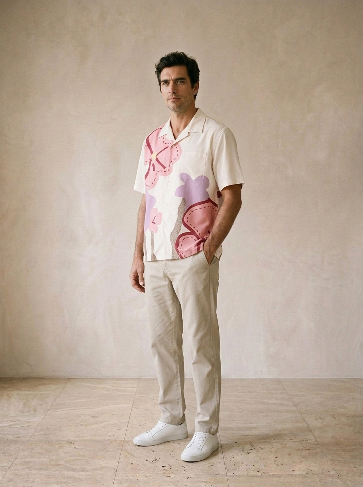 Camisa de flores pintadas Alicante – vista três quartos