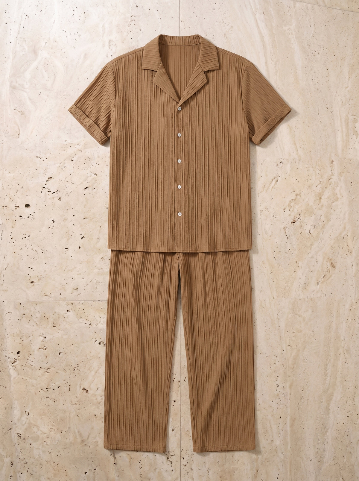 Marrom | Conjunto camisa gola cubana e calça texturizada Amorgos marrom – peça sozinha vista de cima