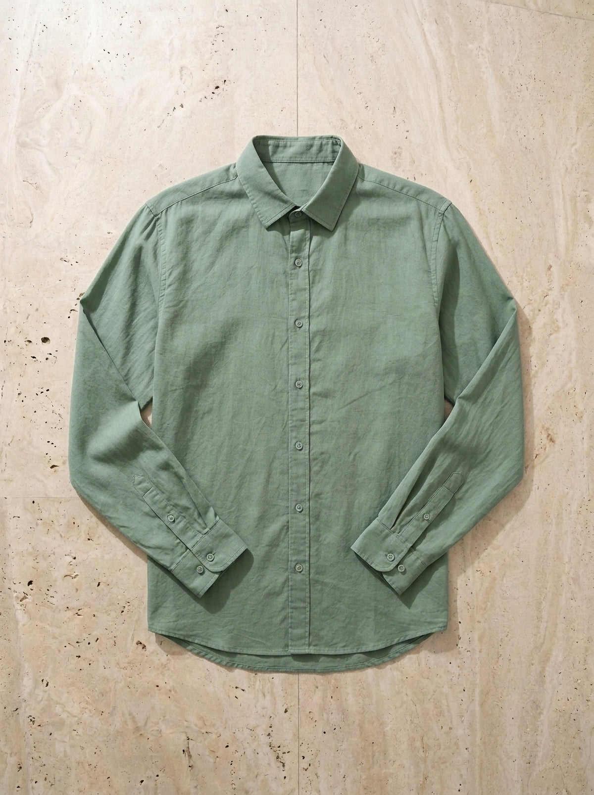 Verde | Camisa slim Annecy verde – peça sozinha vista de cima