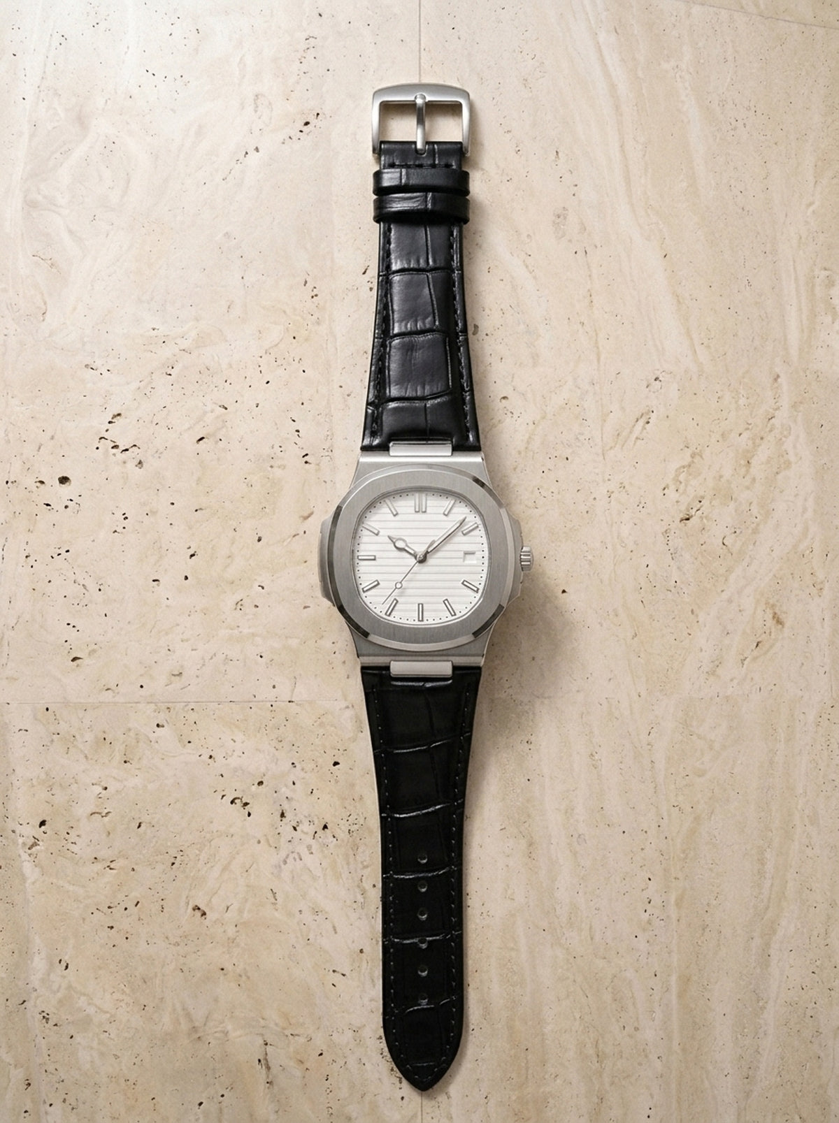 Prateado e branco | Relógio com pulseira de couro Ascoli prateado e branco – peça sozinha vista de cima
