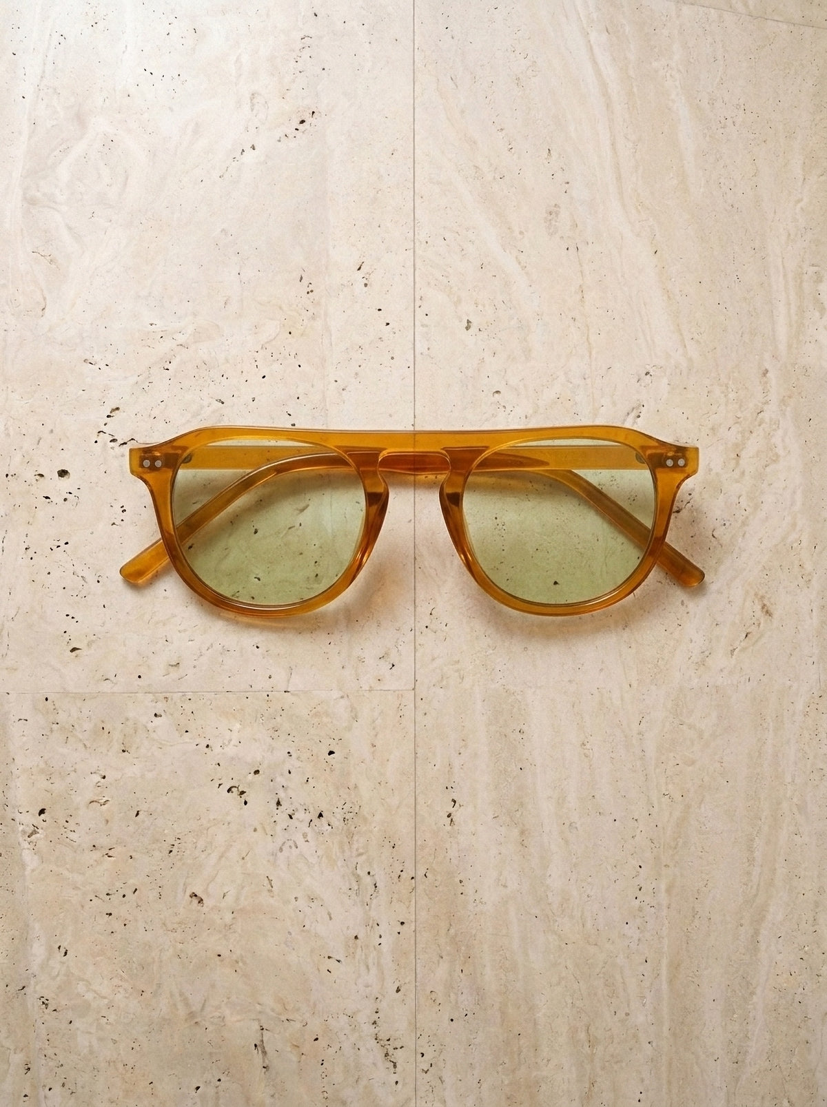 Laranja/Verde | Óculos de sol polarizado Asiago laranja/verde – peça sozinha vista de cima