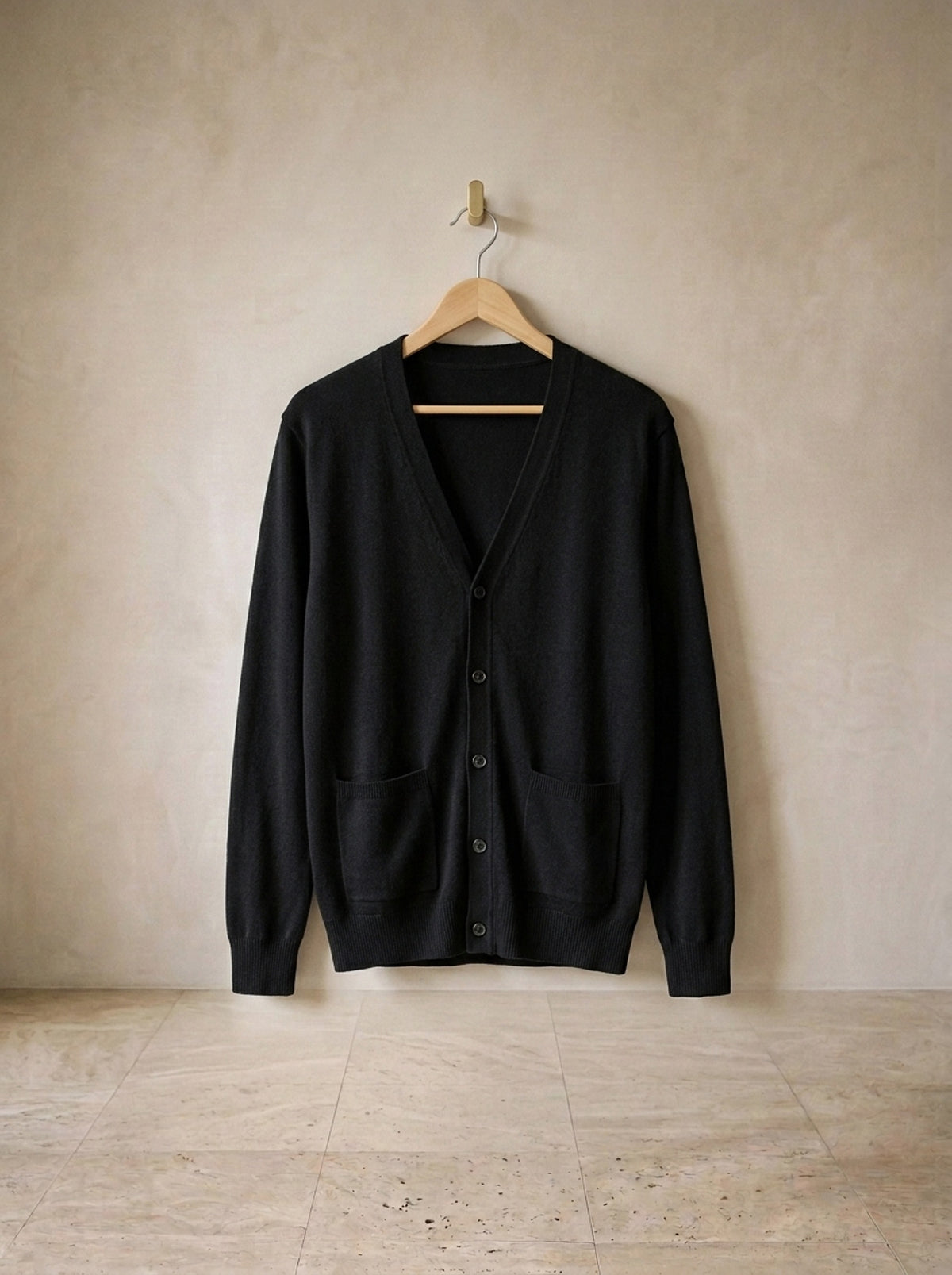 Preto | Cardigan de tricô decote V Auch preto – peça sozinha, foto de produto