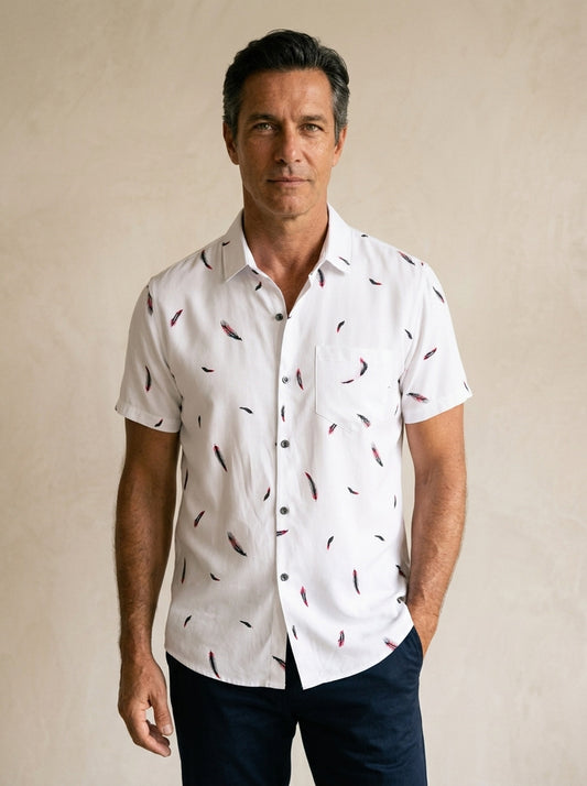 Camisa estampa de penas Avignon – vista de frente, recorte próximo