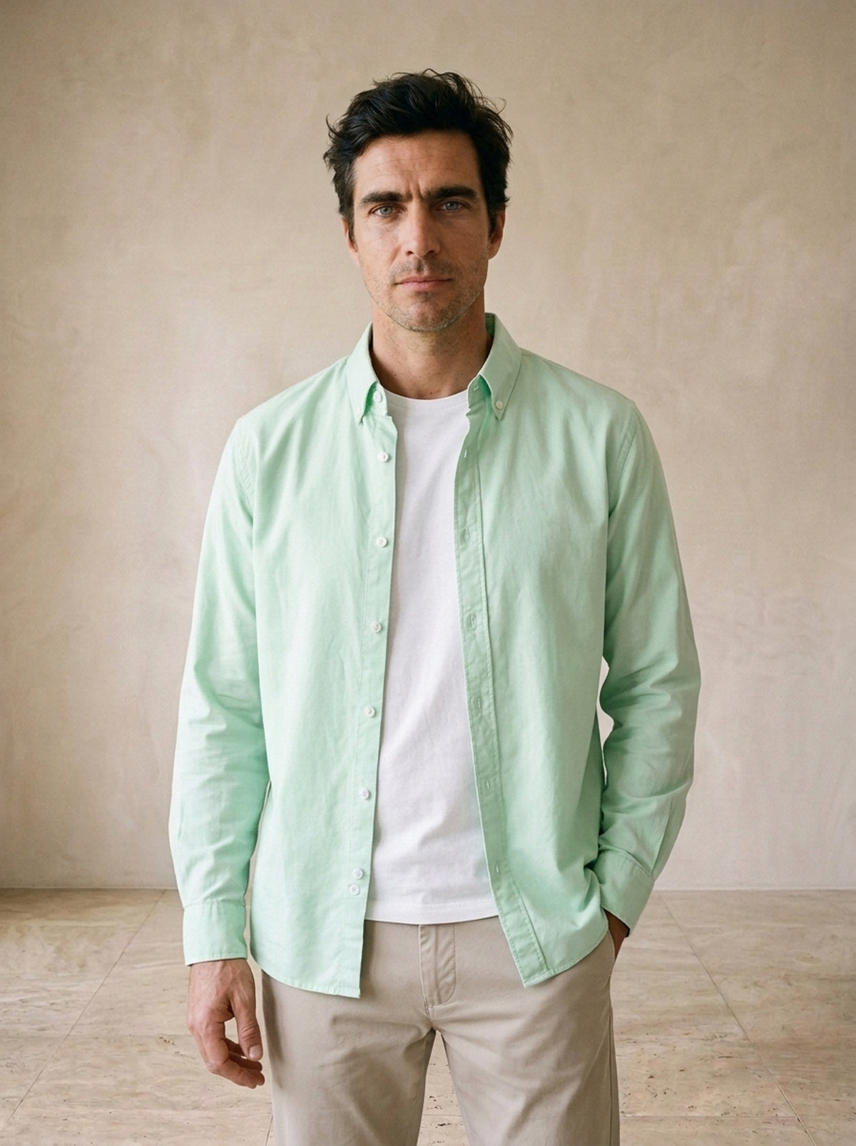 Verde-claro | Camisa oxford gola de botão Balazuc verde-claro – vista de frente, recorte próximo