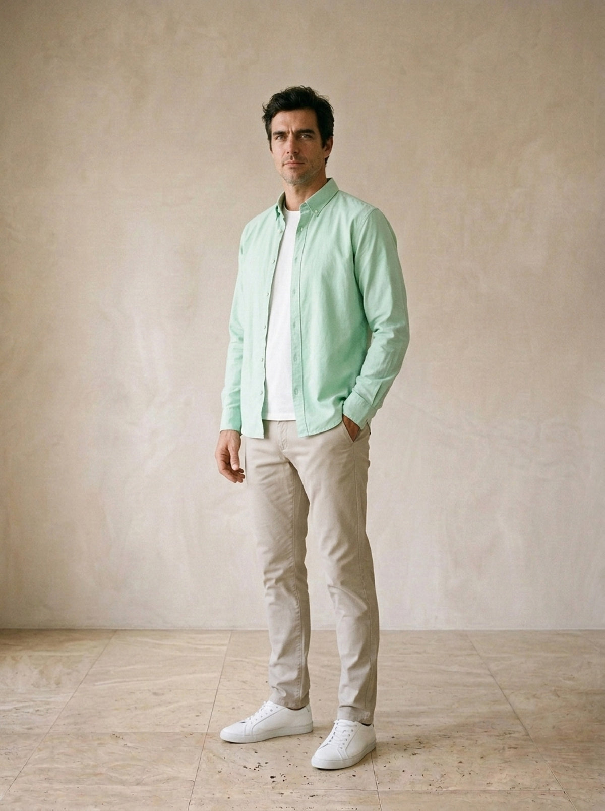 Verde-claro | Camisa oxford gola de botão Balazuc verde-claro – vista três quartos