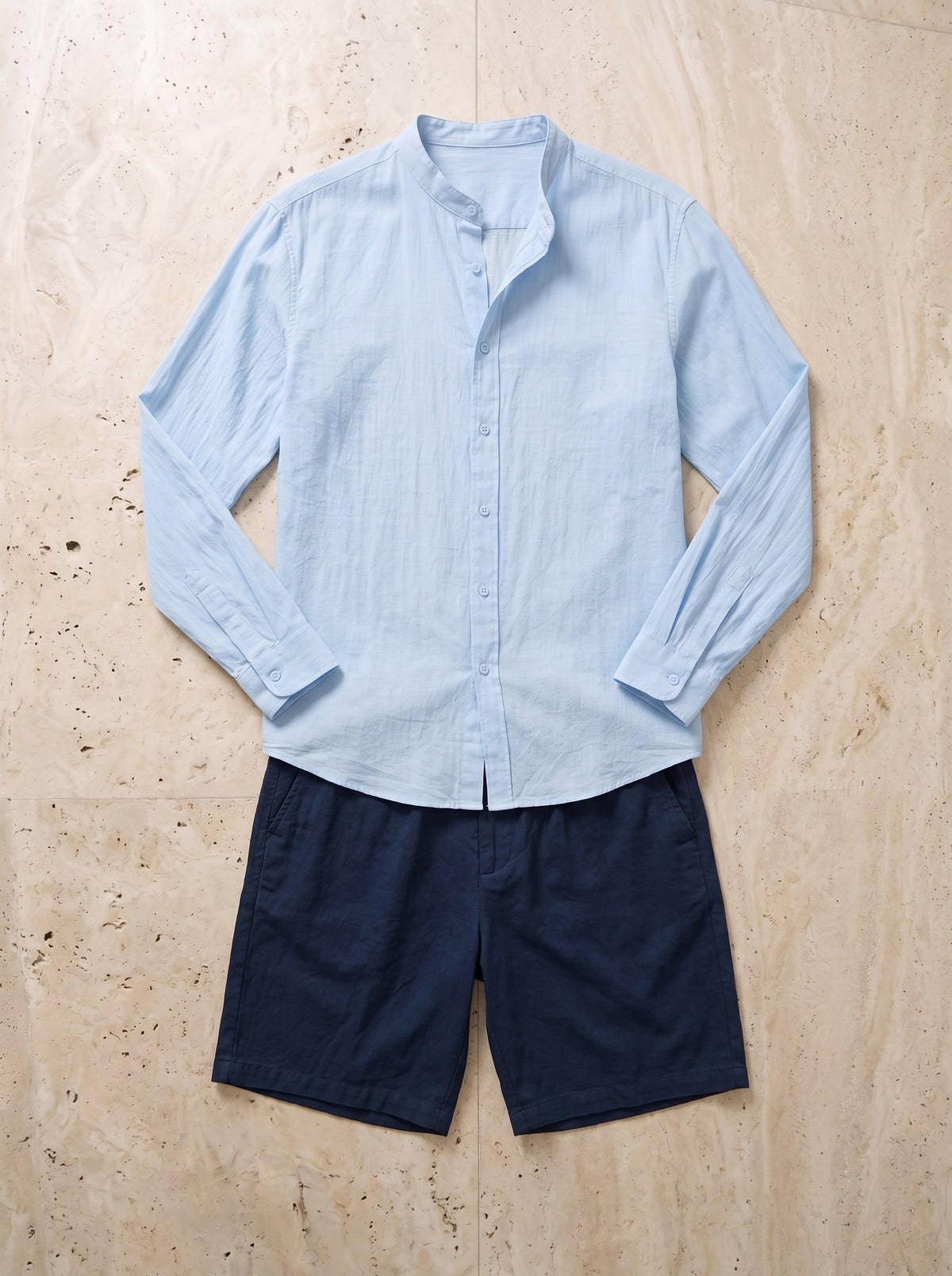 Azul-claro com short marinho | Conjunto camisa manga longa gola padre e short Bandol azul-claro com short marinho – peça sozinha vista de cima