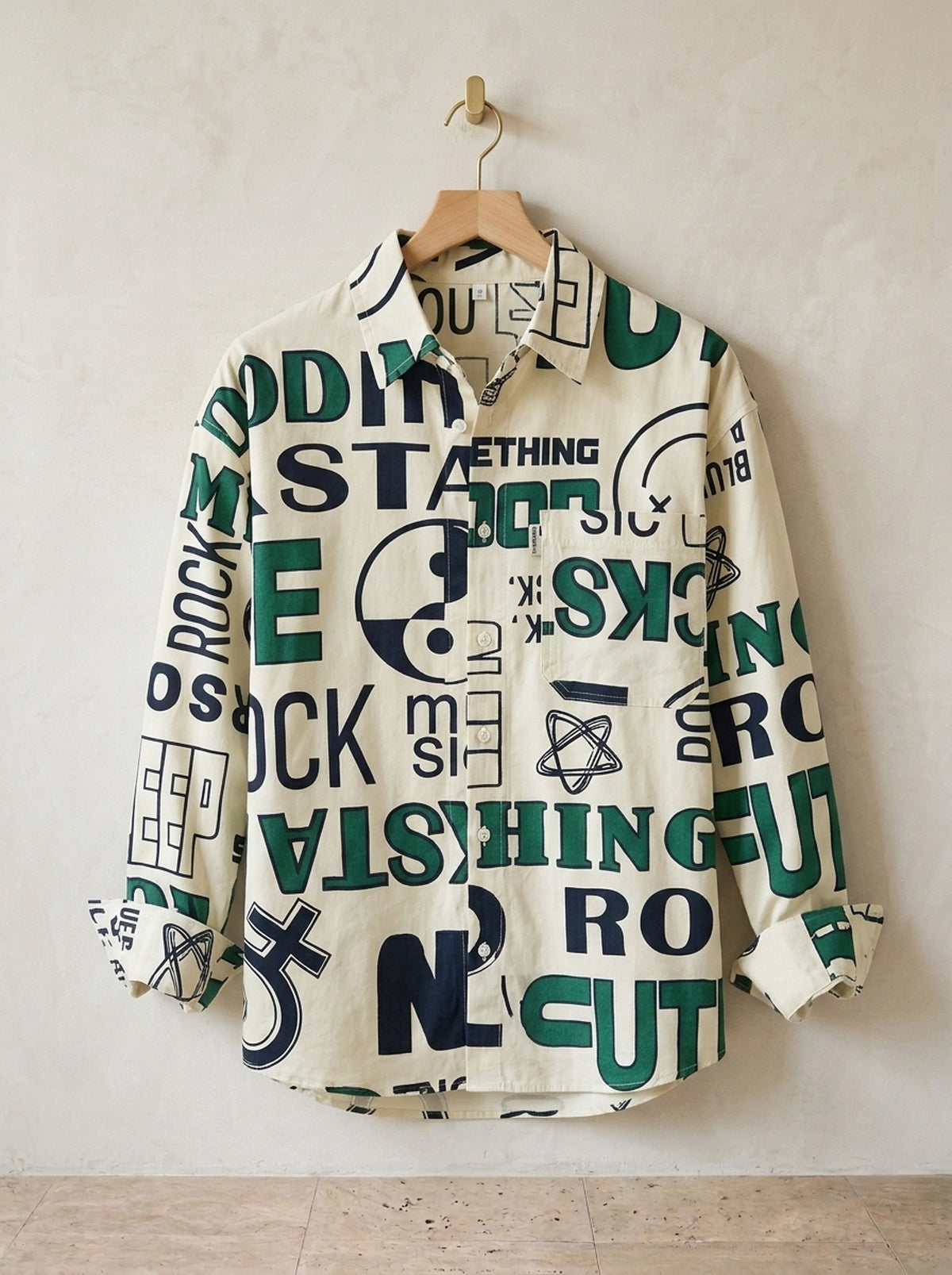 Verde | Camisa estampa de palavras Bari verde – peça sozinha, foto de produto