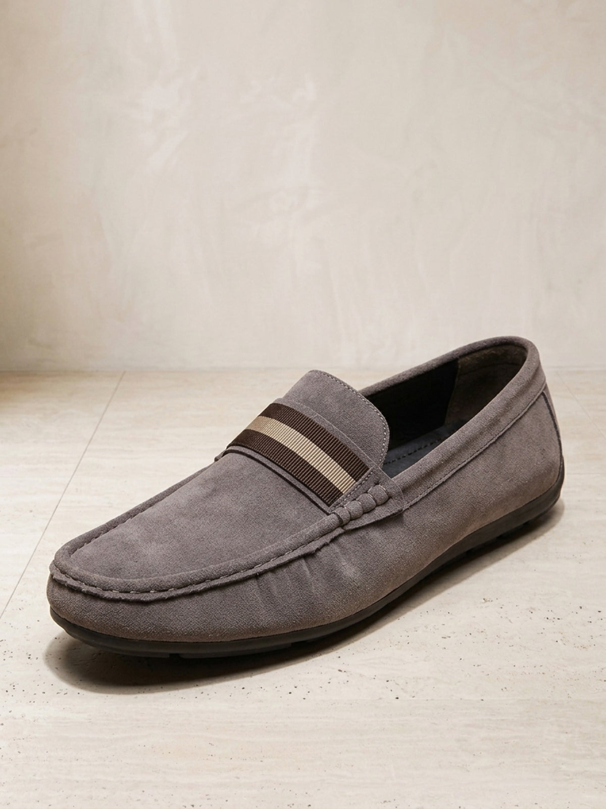 Cinza | Mocassim social Sartong Bassano cinza – par visto de lado, foto de produto