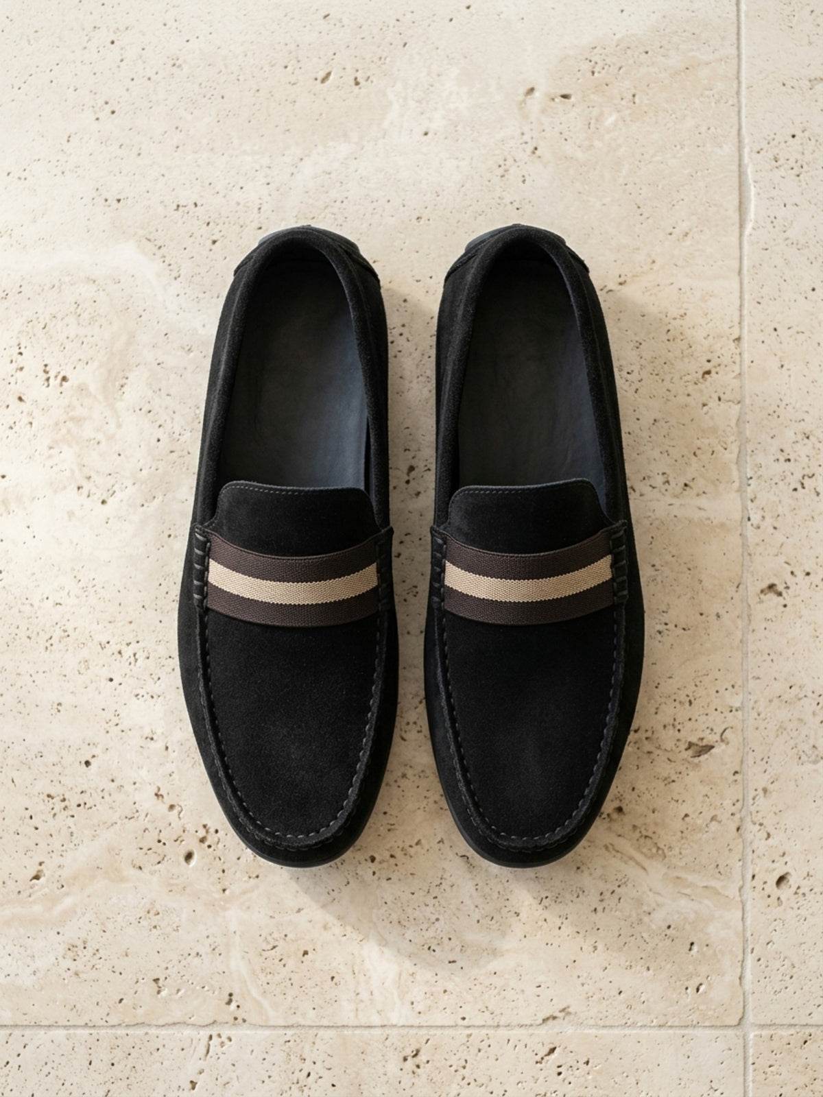 Preto | Mocassim social Sartong Bassano preto – par visto de cima