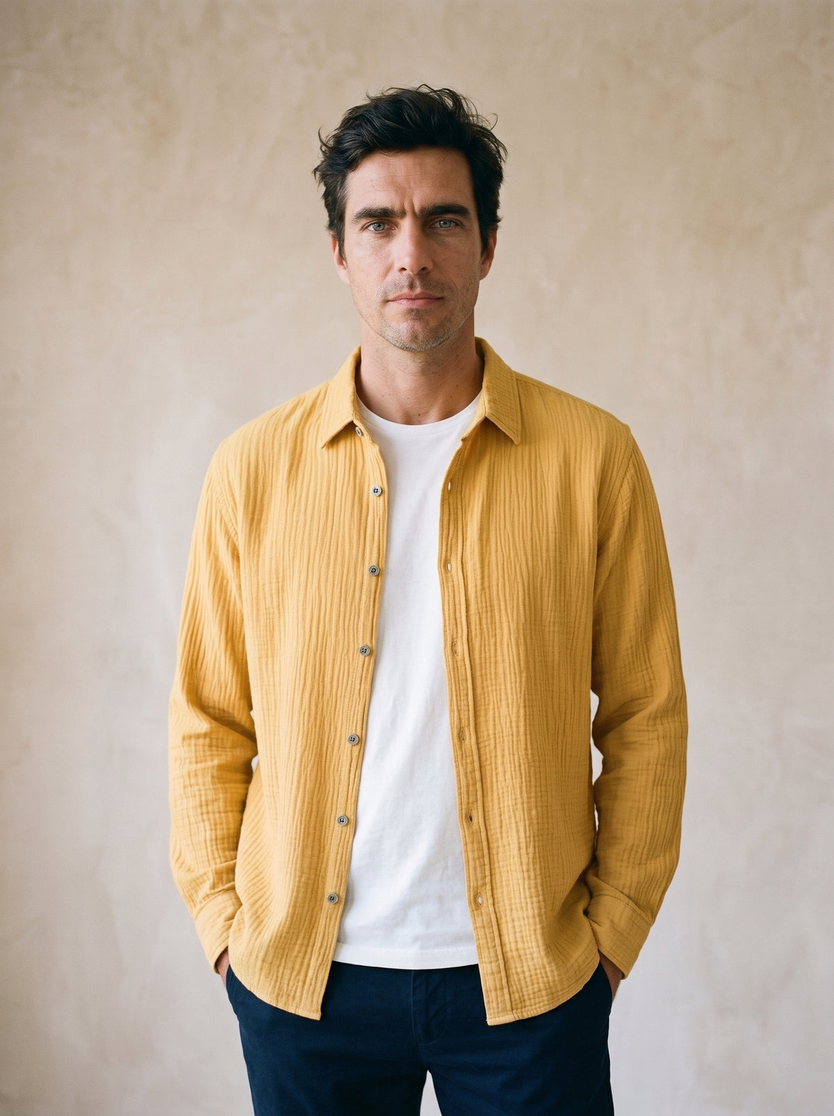 Amarelo | Camisa slim Belfast amarelo – vista de frente, recorte próximo