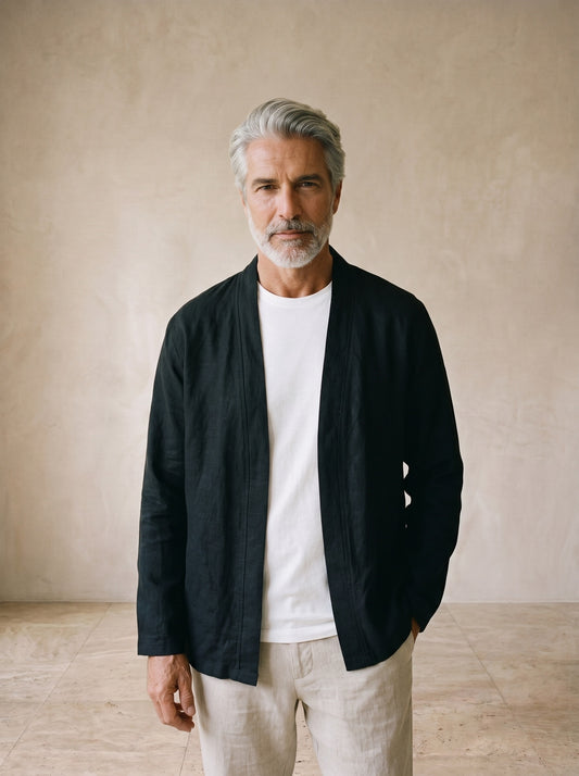 Preto | Cardigan de linho e algodão Bergen preto – vista de frente, recorte próximo