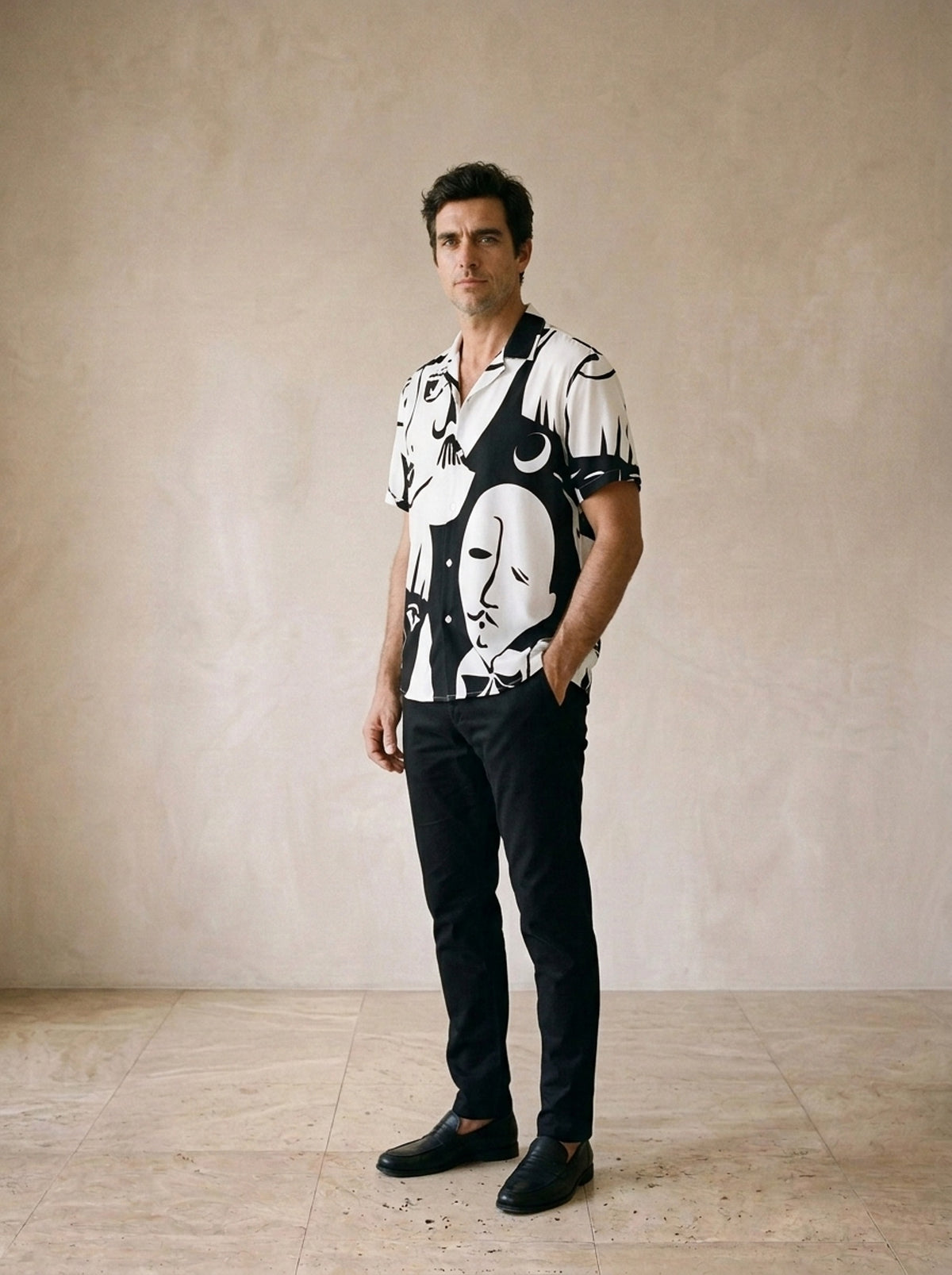 Camisa estampa de rostos Besançon – vista três quartos