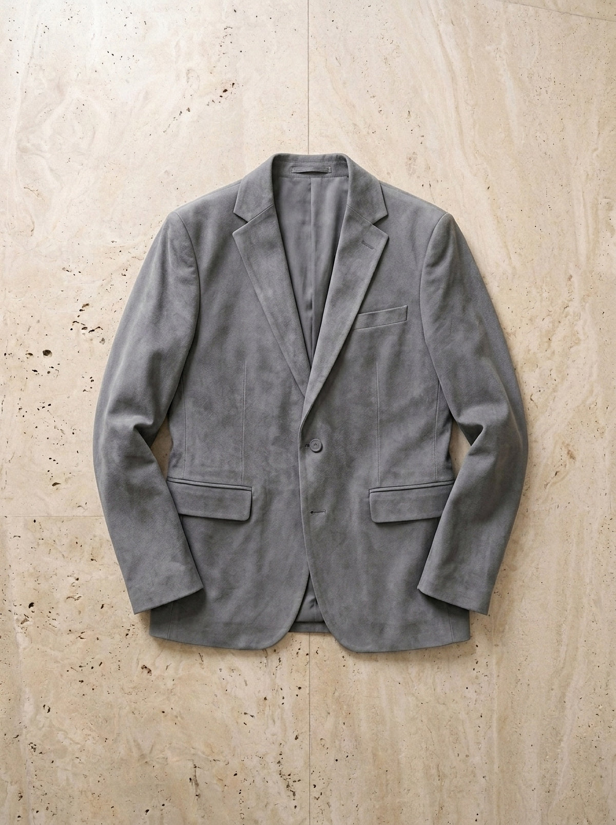 Cinza | Blazer de camurça Biarritz cinza – peça sozinha vista de cima