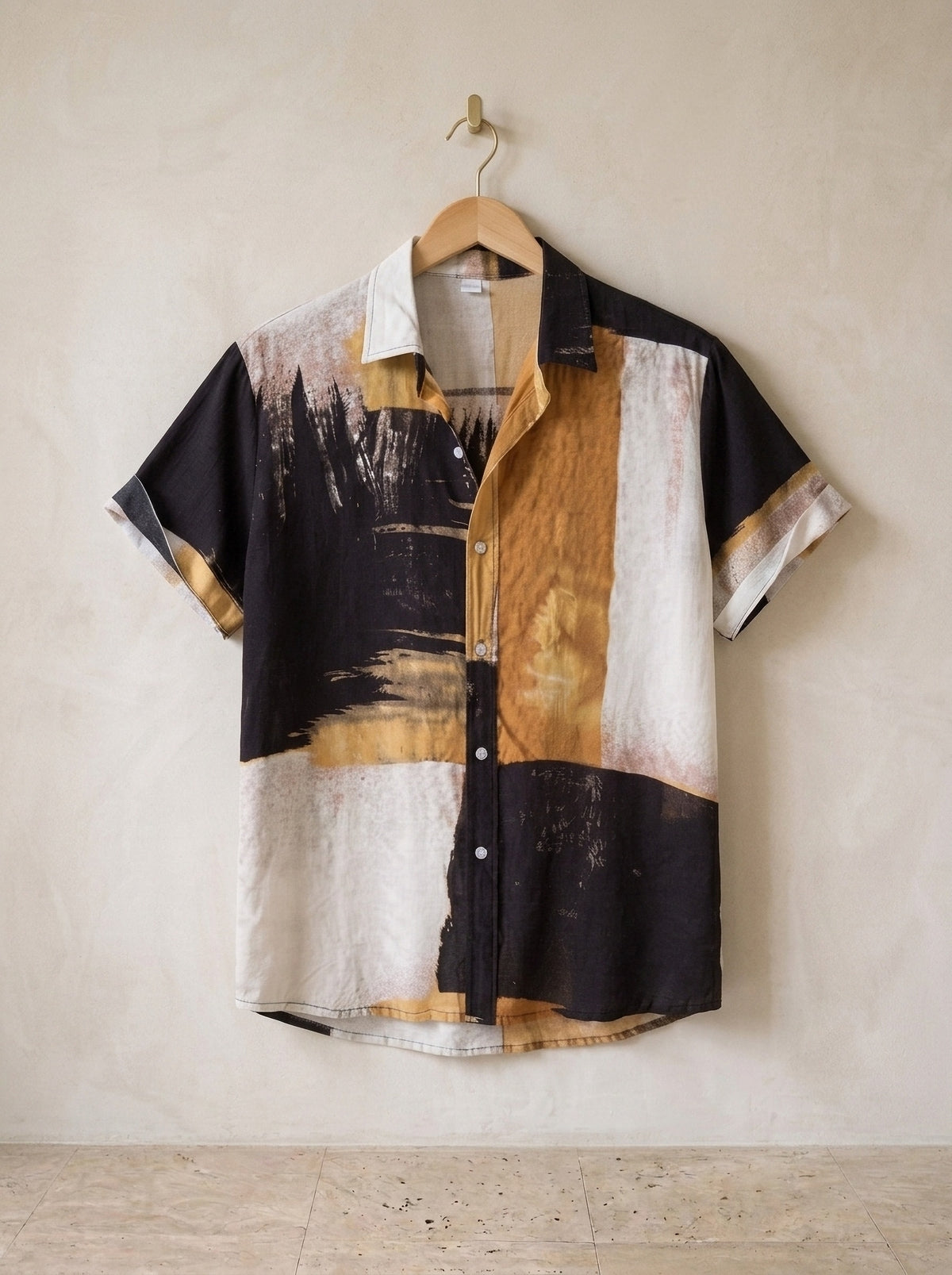 Amarelo | Camisa de algodão leve Bonnieux amarelo – peça sozinha, no cabide de madeira