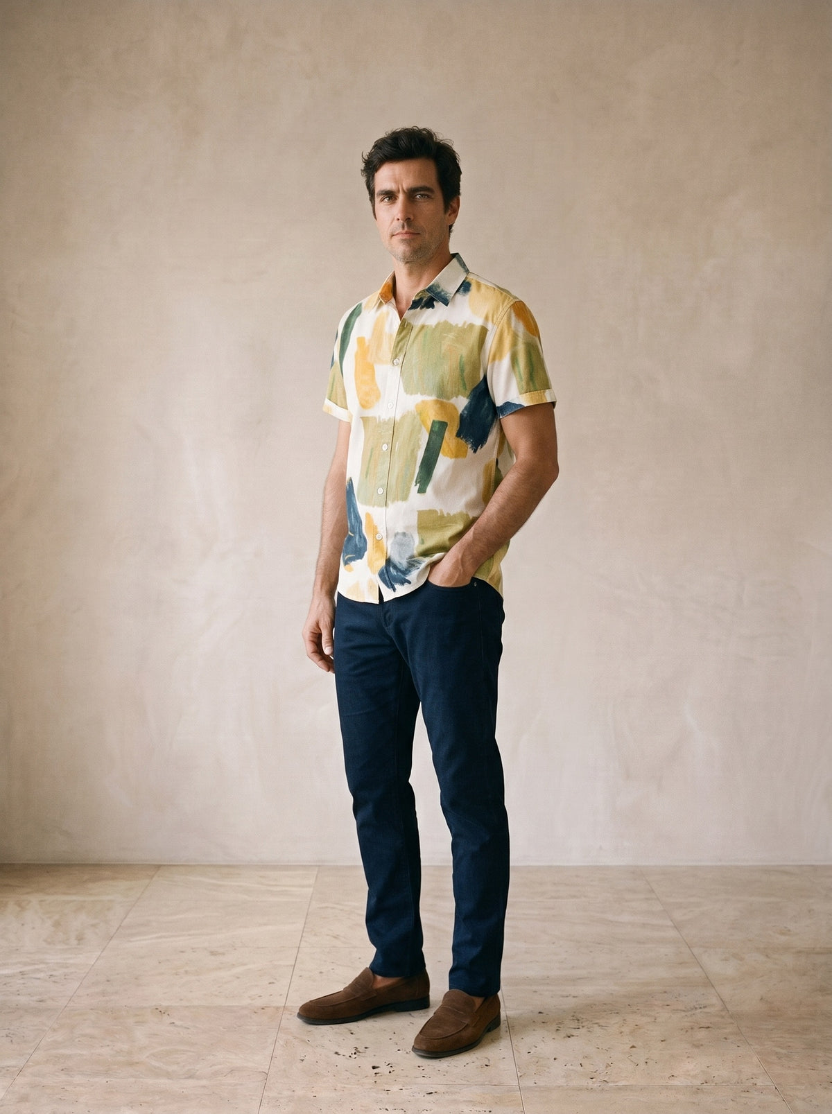 Camisa estampa aquarela Bordeaux – vista três quartos