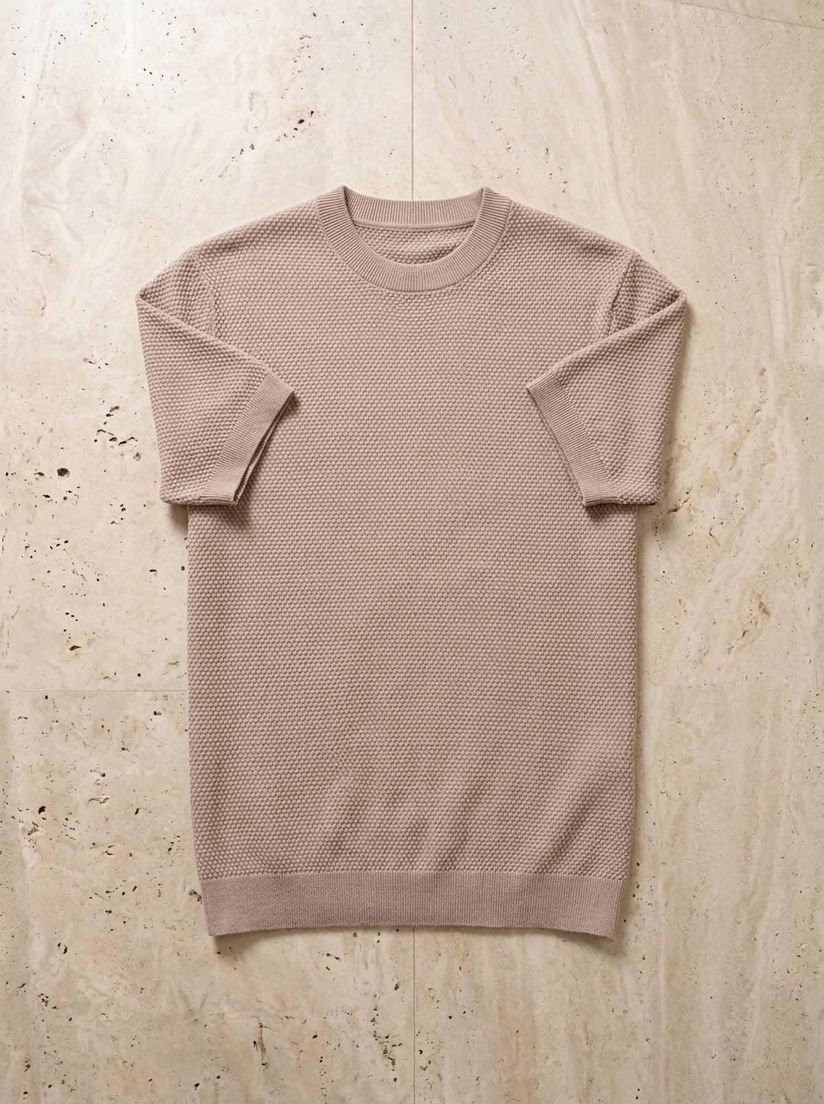 Bege | Camiseta de algodão slim Bosa bege – peça sozinha vista de cima
