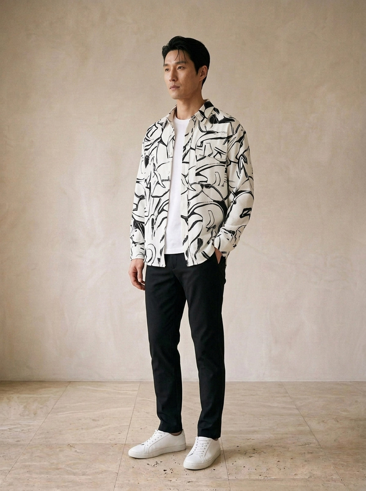 Branco | Camisa estampa de pinceladas Cadaqués branco – vista três quartos
