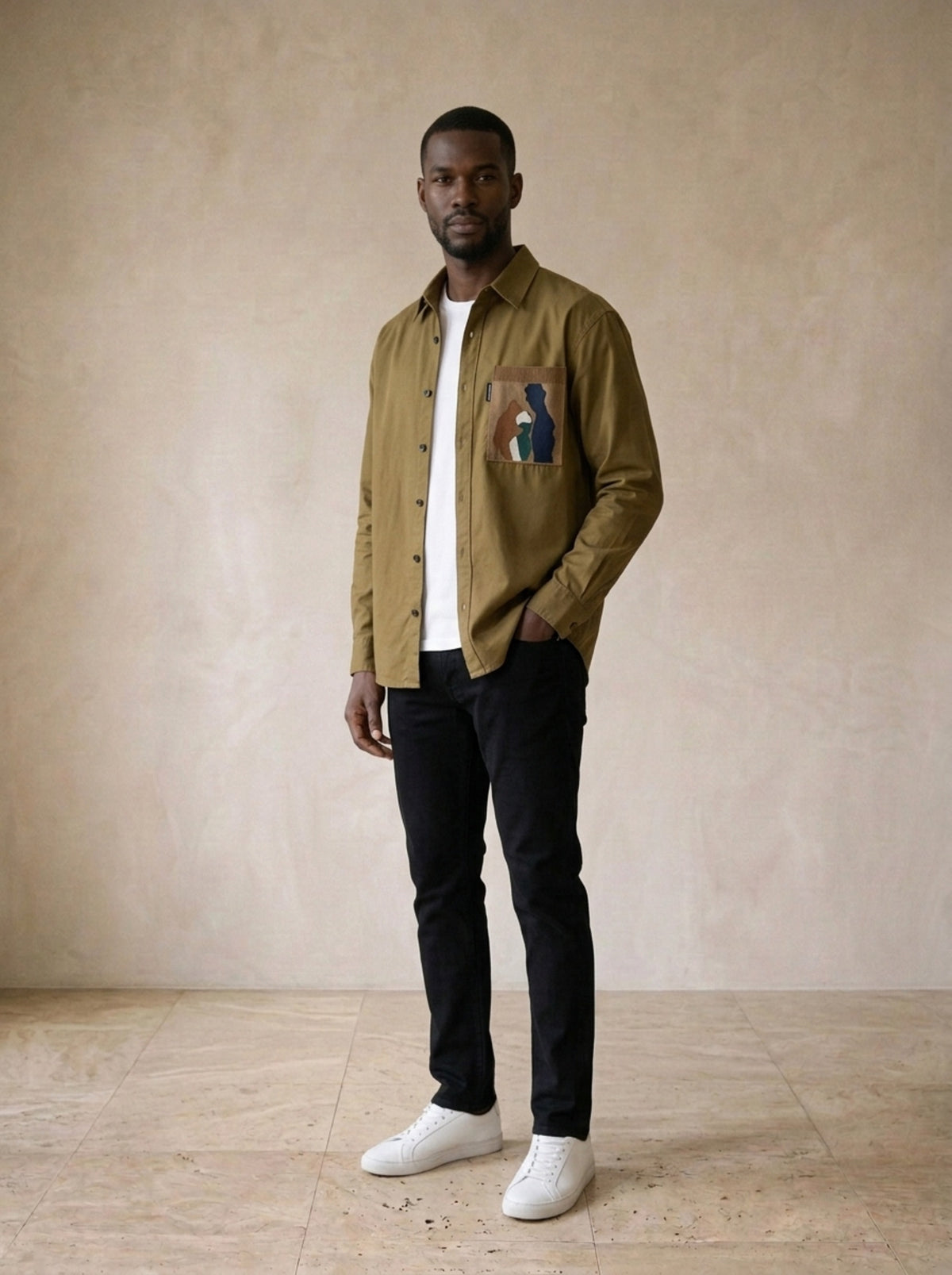 Caqui | Camisa manga longa com bolso estampado Cádiz caqui – vista três quartos