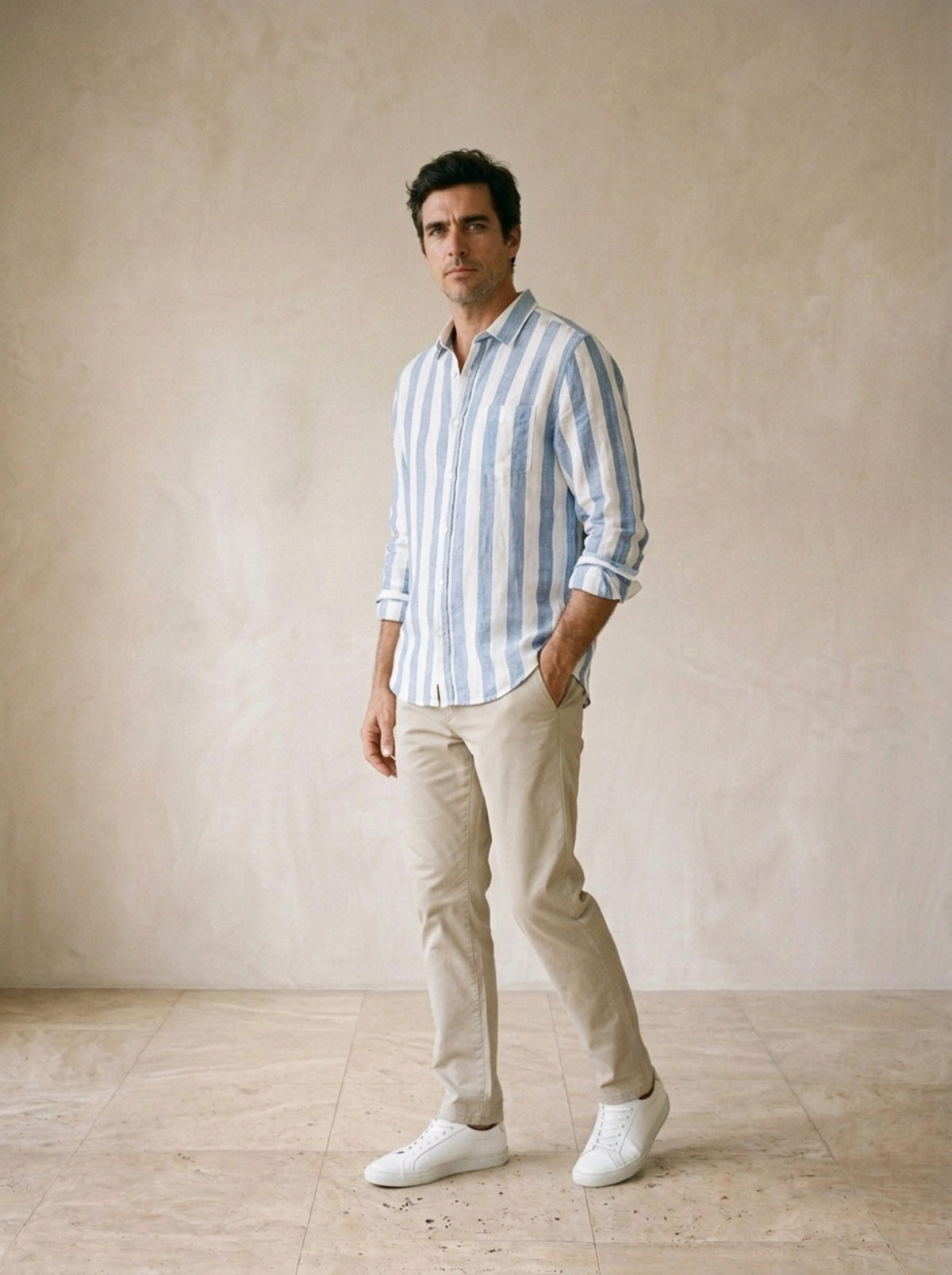 Azul | Camisa de linho listrada Cambridge azul – vista três quartos