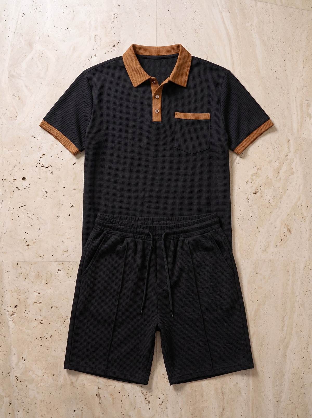 Preto | Conjunto polo com gola contrastante e short Cassis preto – peça sozinha vista de cima