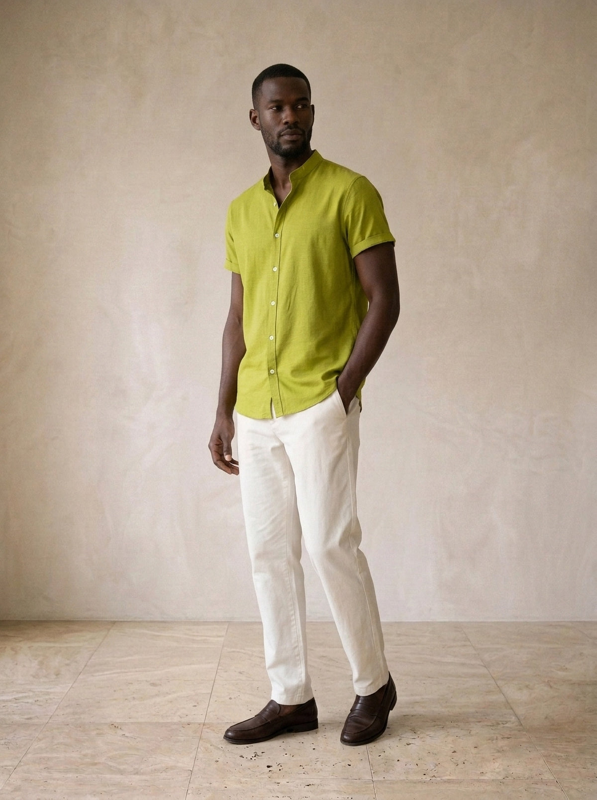 Verde-claro | Camisa de algodão Catania verde-claro – vista três quartos