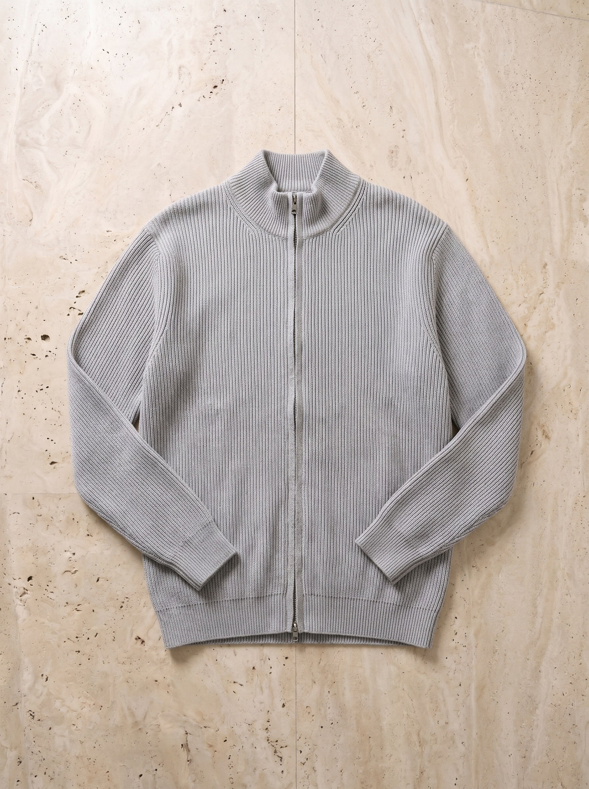 Cinza | Cardigan de tricô com zíper Cefalù cinza – peça sozinha vista de cima