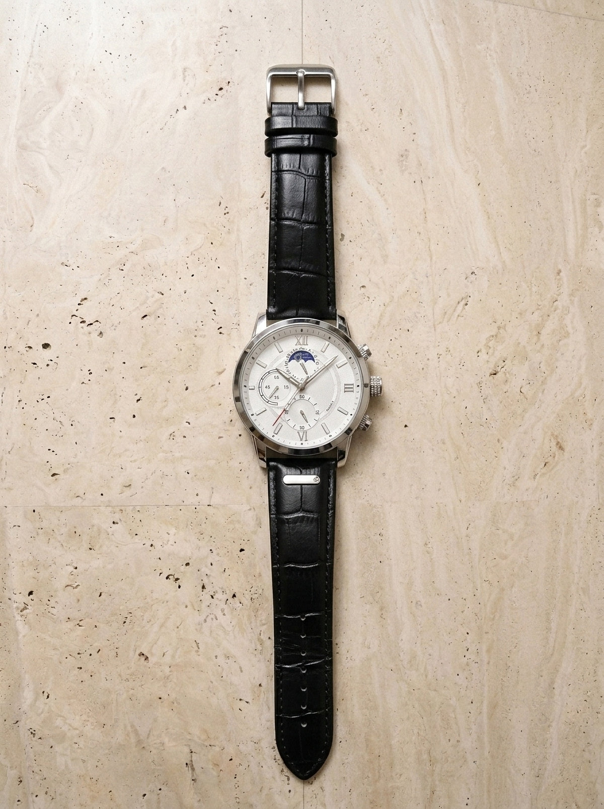 Prateado e branco | Relógio com pulseira de couro Cesenatico prateado e branco – peça sozinha vista de cima