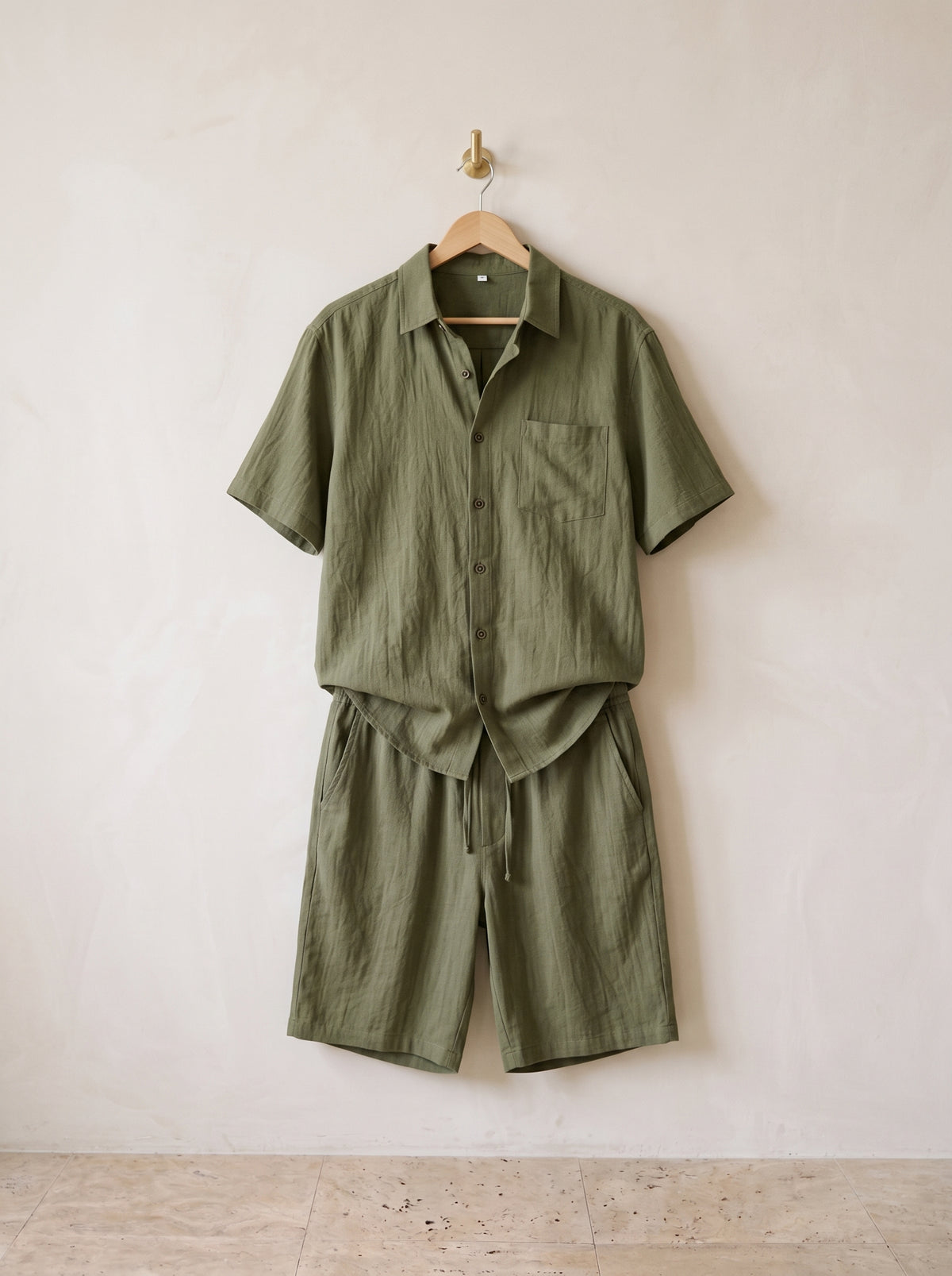 Verde-militar | Conjunto camisa e short de linho Chania verde-militar – peça sozinha, foto de produto