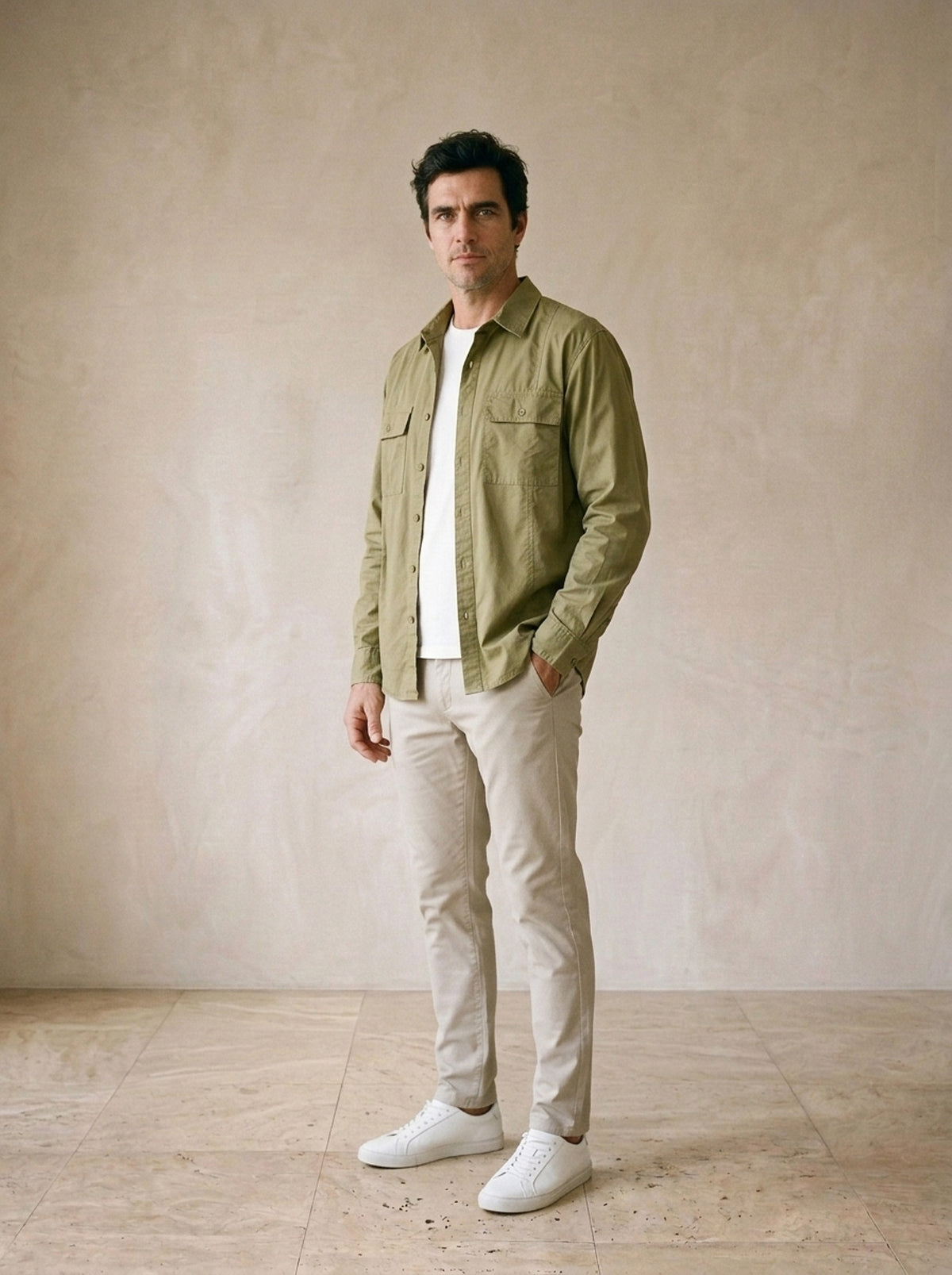 Caqui | Camisa de sarja slim Chinchón caqui – vista três quartos