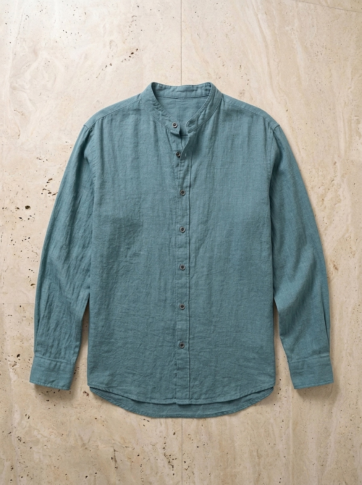 Azul | Camisa de linho gola padre Chinon azul – peça sozinha vista de cima