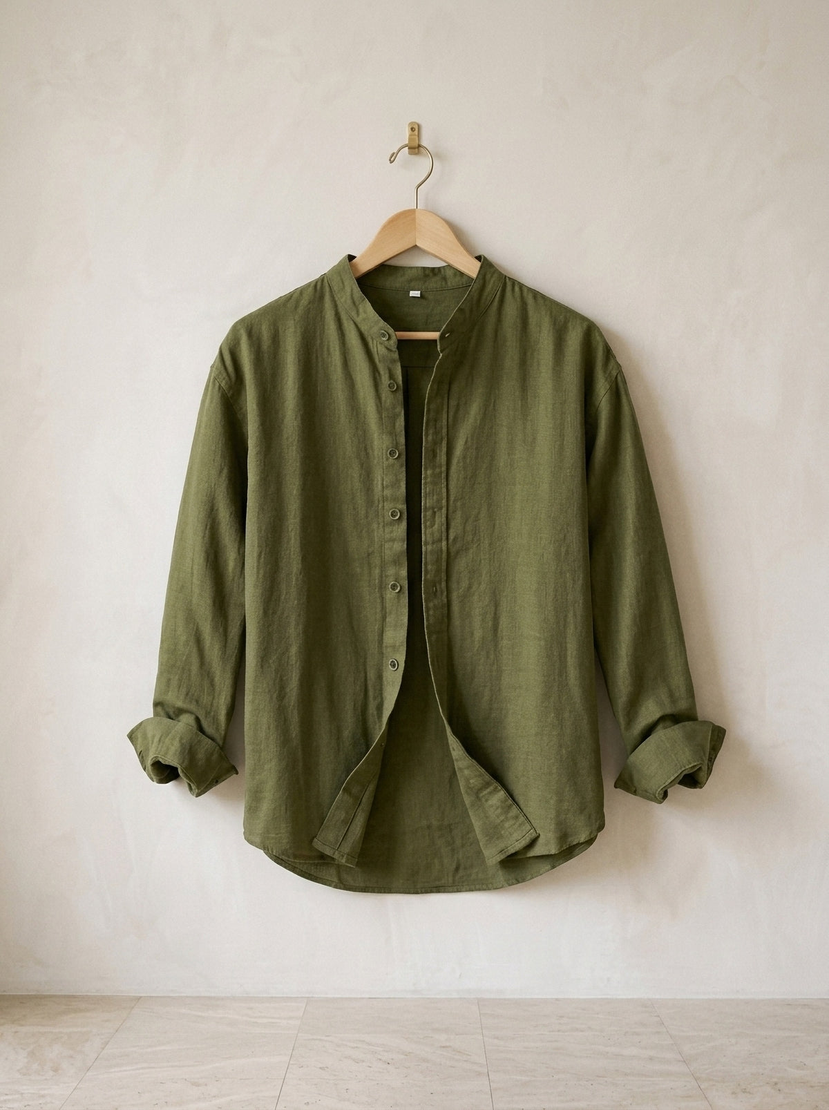 Verde | Camisa de linho gola padre Chinon verde – peça sozinha, foto de produto