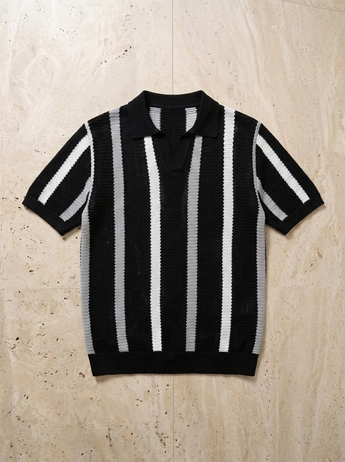 Preto | Camisa polo de tricô listrada Deauville preto – peça sozinha vista de cima