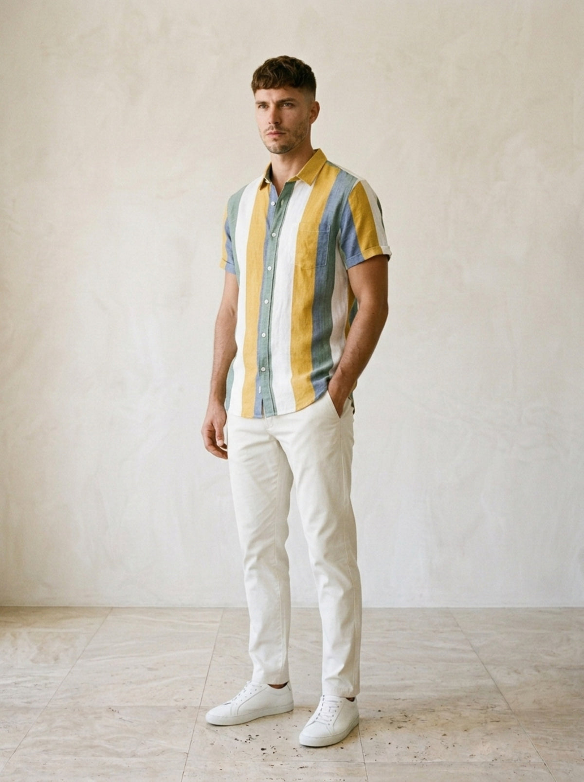 Listrado amarelo e azul | Camisa de linho listrada Ericeira listrado amarelo e azul – vista três quartos