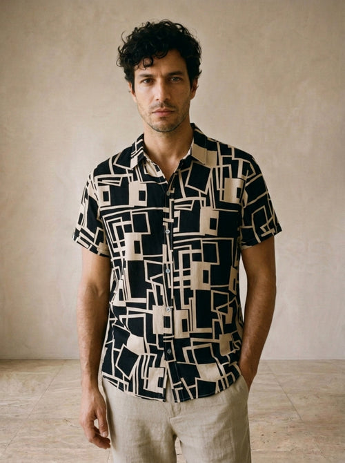 Camisa estampa geométrica Estepona – vista de frente, recorte próximo