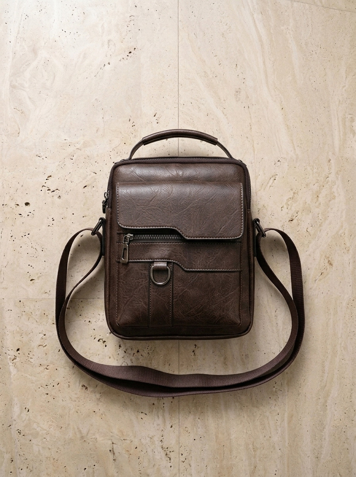 Marrom-escuro | Bolsa de ombro de couro Fiesole marrom-escuro – bolsa sozinha vista de cima
