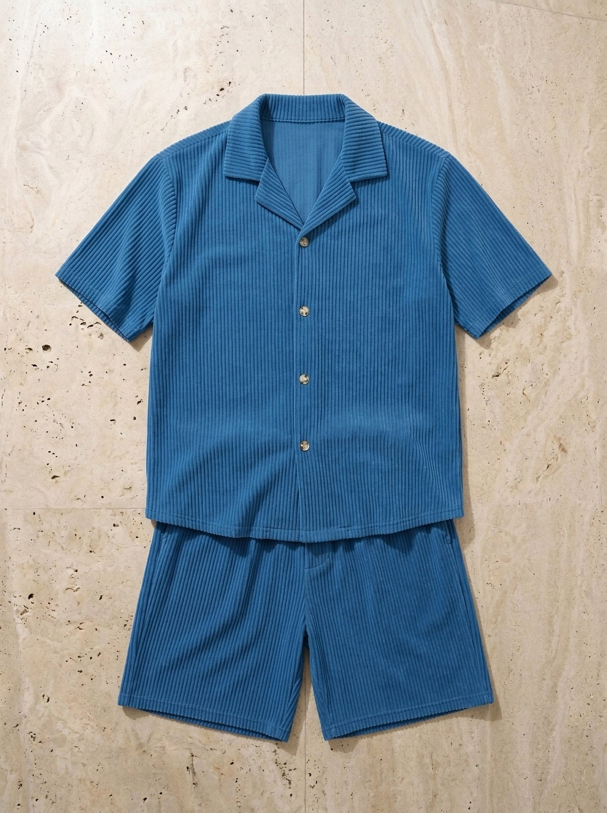 Azul | Conjunto camisa e short de veludo canelado Formentera azul – peça sozinha vista de cima