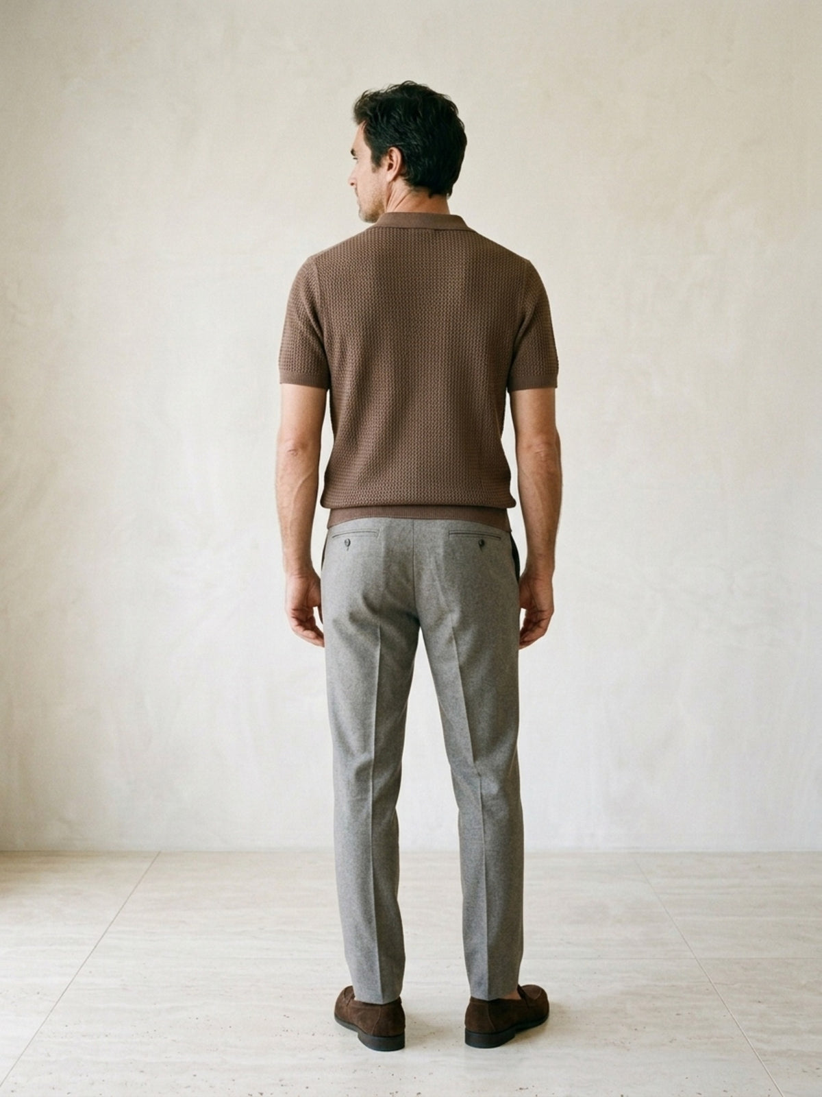 Café | Camisa polo de tricô slim Sartong Genebra café – vista de costas
