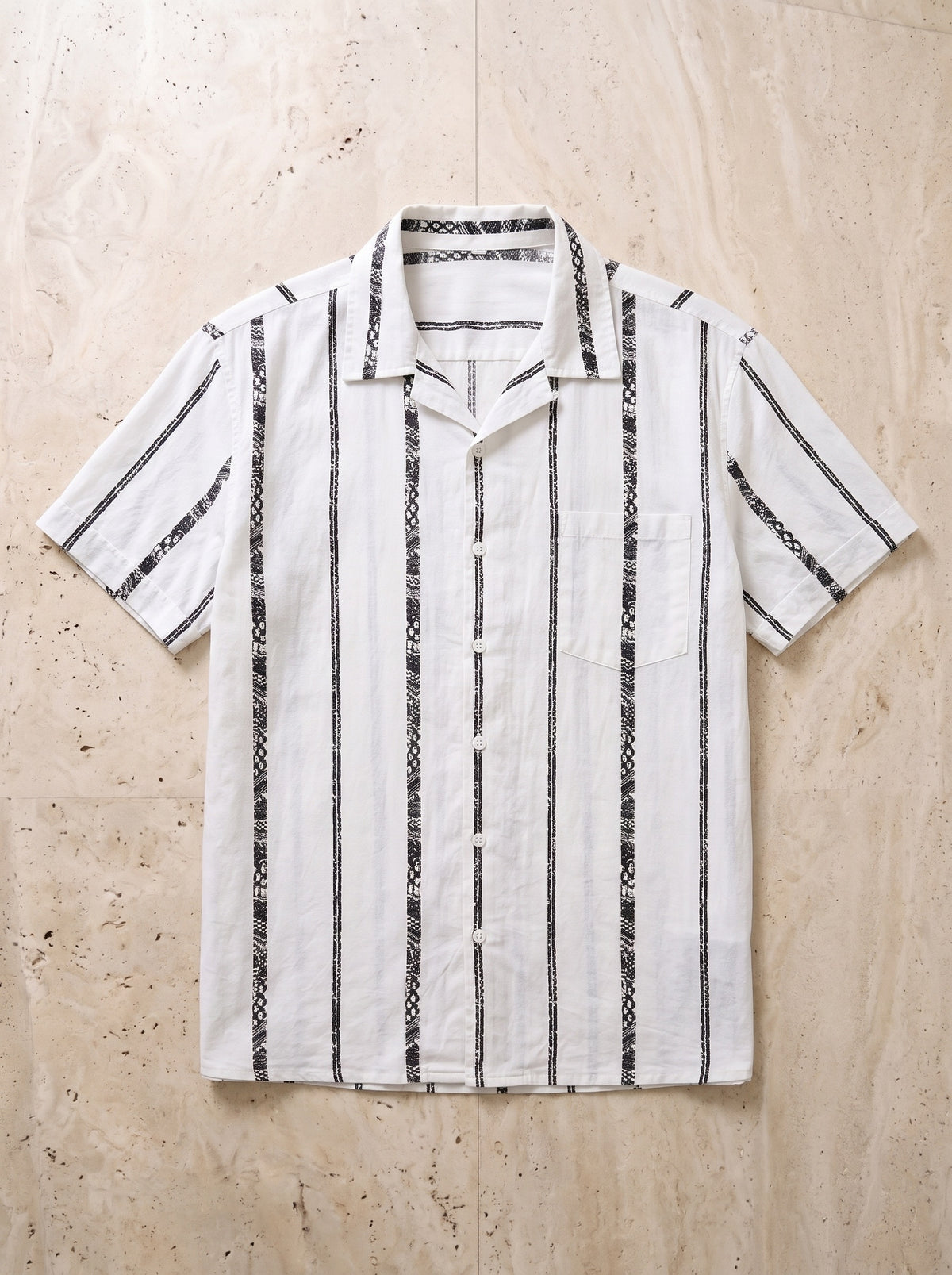 Branco | Camisa listrada gola aberta Granada branco – peça sozinha vista de cima