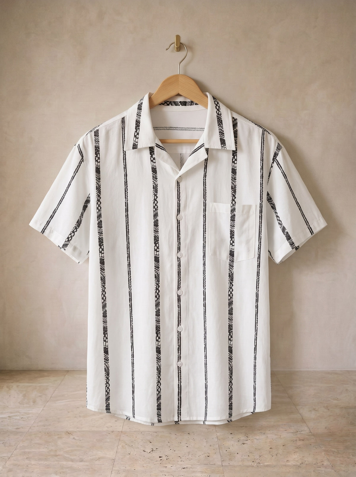 Branco | Camisa listrada gola aberta Granada branco – peça sozinha, foto de produto
