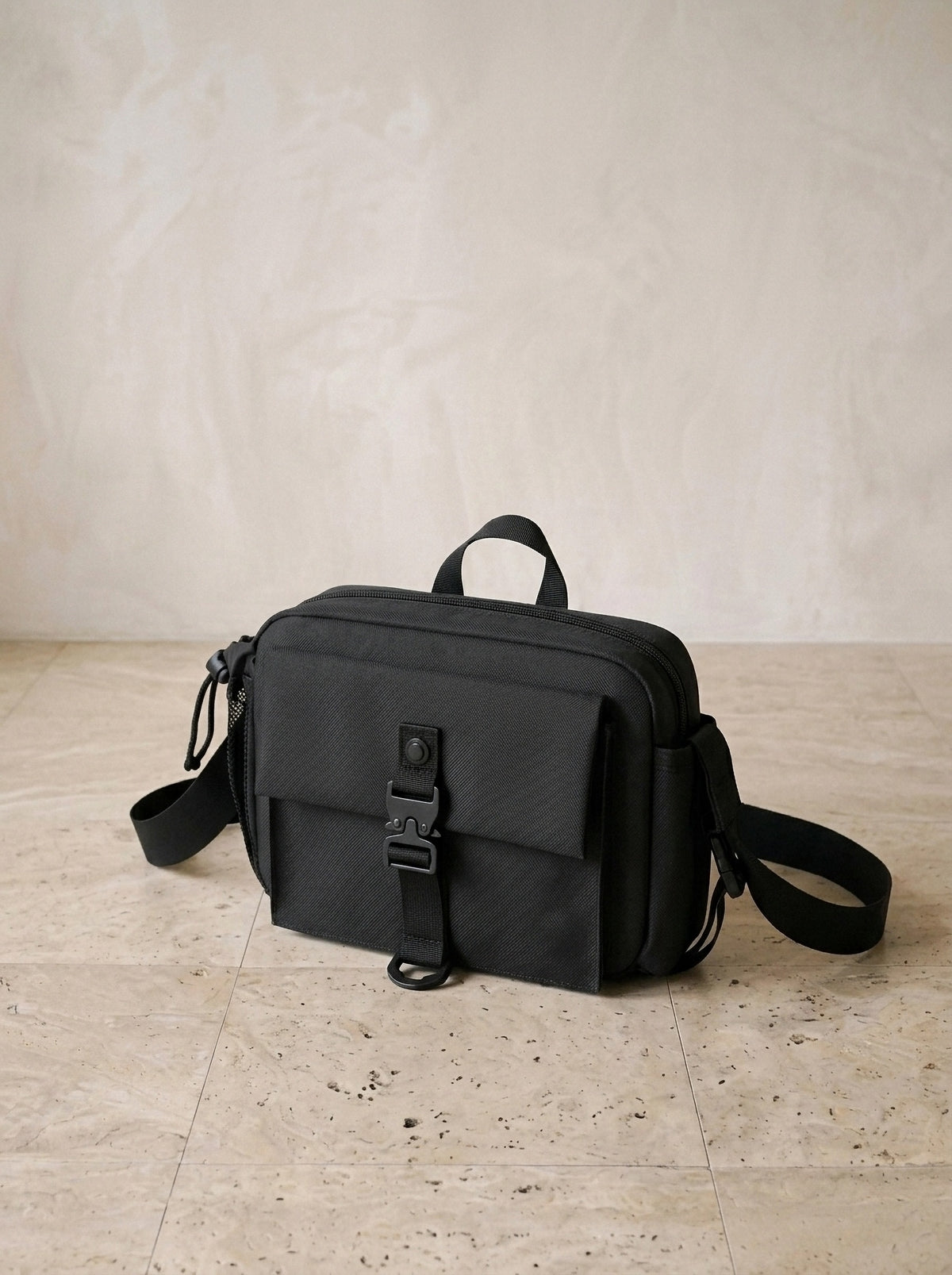 Preto | Bolsa de ombro de nylon Gubbio preto – vista três quartos