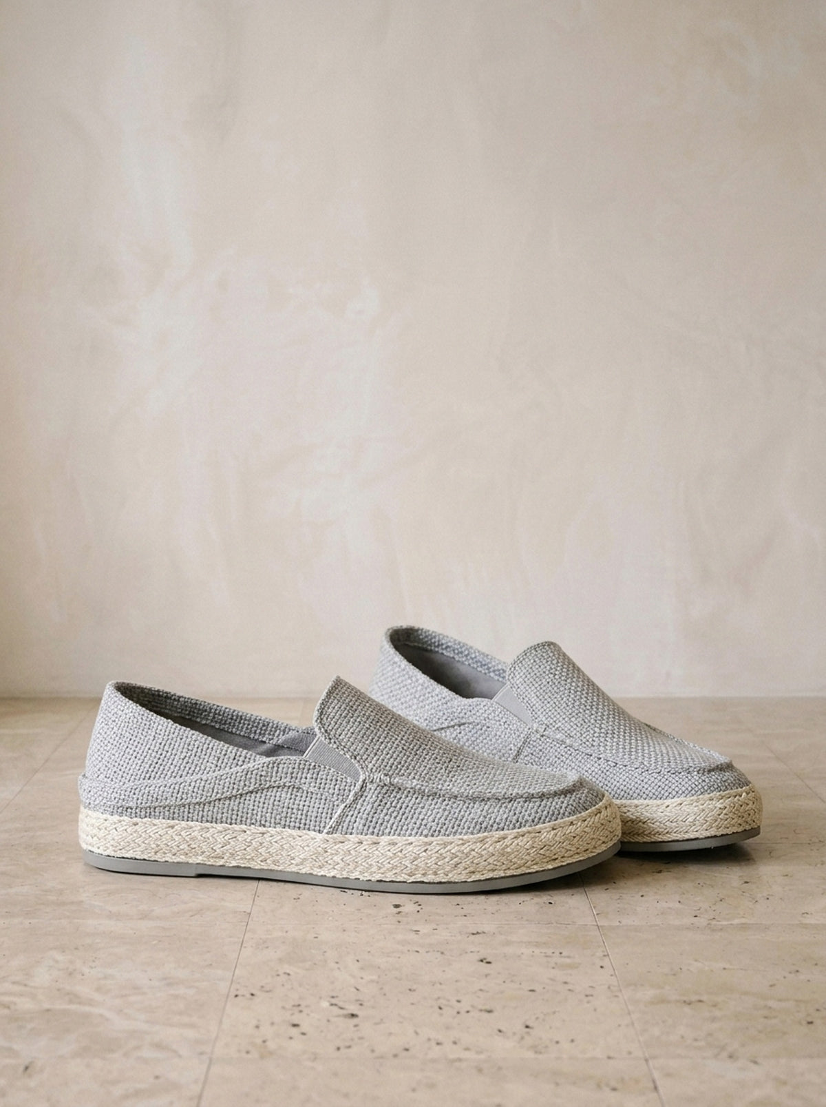 Cinza | Mocassim espadrille Haarlem cinza – par de lado, foto de produto