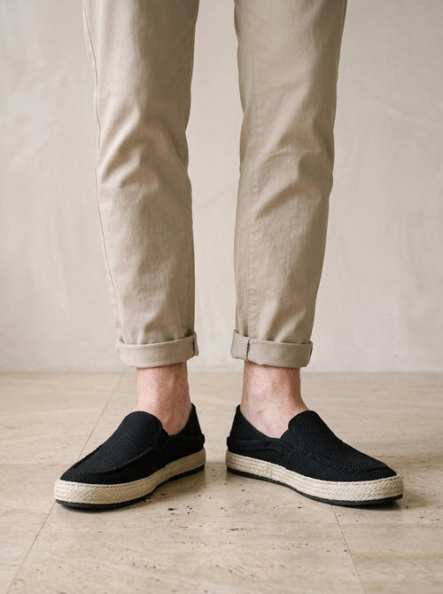 Preto | Mocassim espadrille Haarlem preto – nos pés, vista de frente