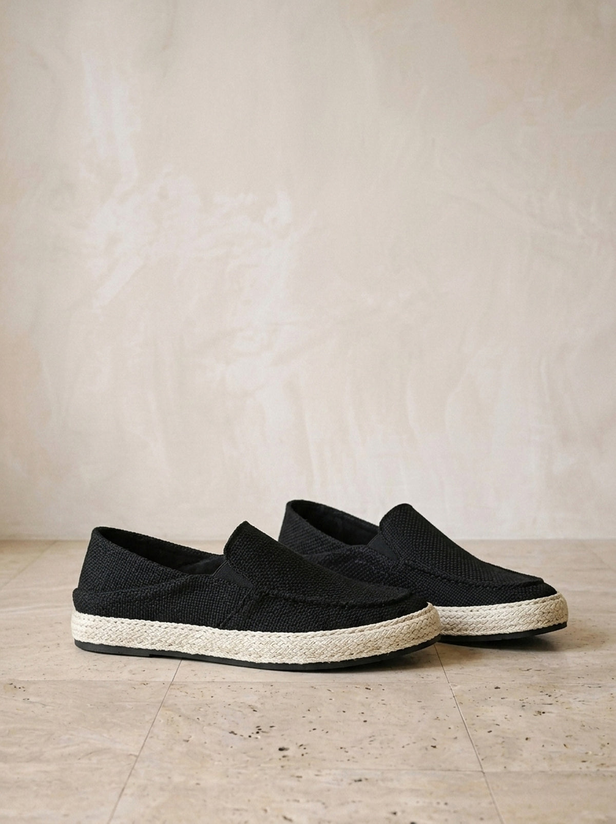 Preto | Mocassim espadrille Haarlem preto – par de lado, foto de produto